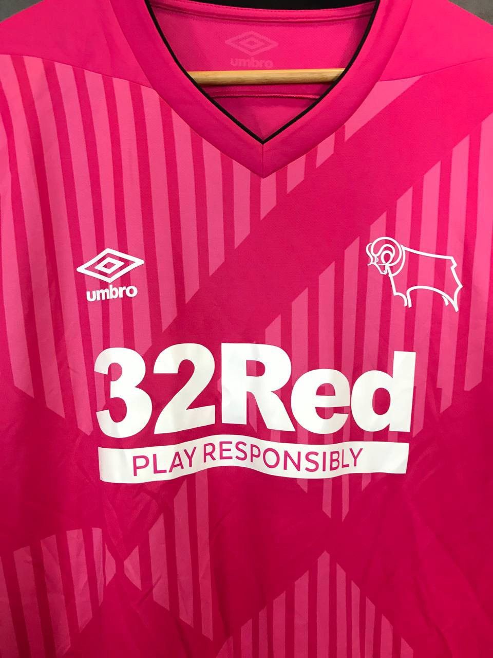 Umbro Derby County soccer jersey umbro sportswear tee Size US XXL / EU 58 / 5 - 3 Thumbnail
