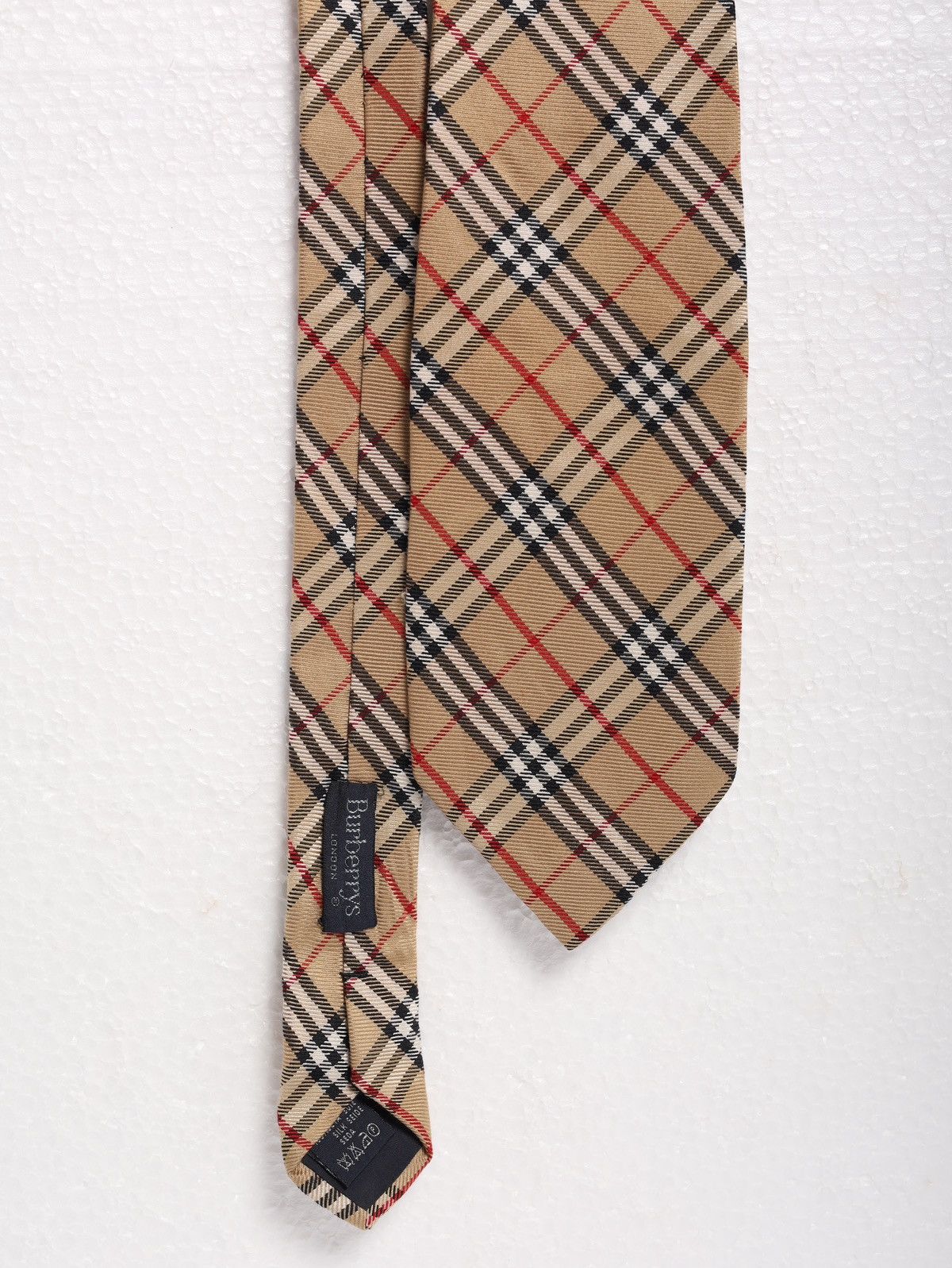 Burberry Burberrys Vintage Nova Check Plaid Silk Tie Size ONE SIZE - 1 Thumbnail
