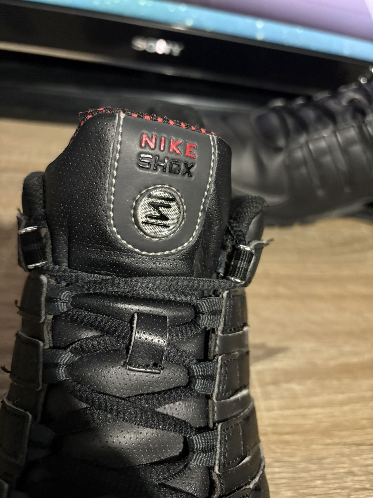 Nike × Vintage 12 Y2k Nike Shox NZ Varsity Red Black Logo runner basketball Size US 12 / EU 45 - 8 Thumbnail