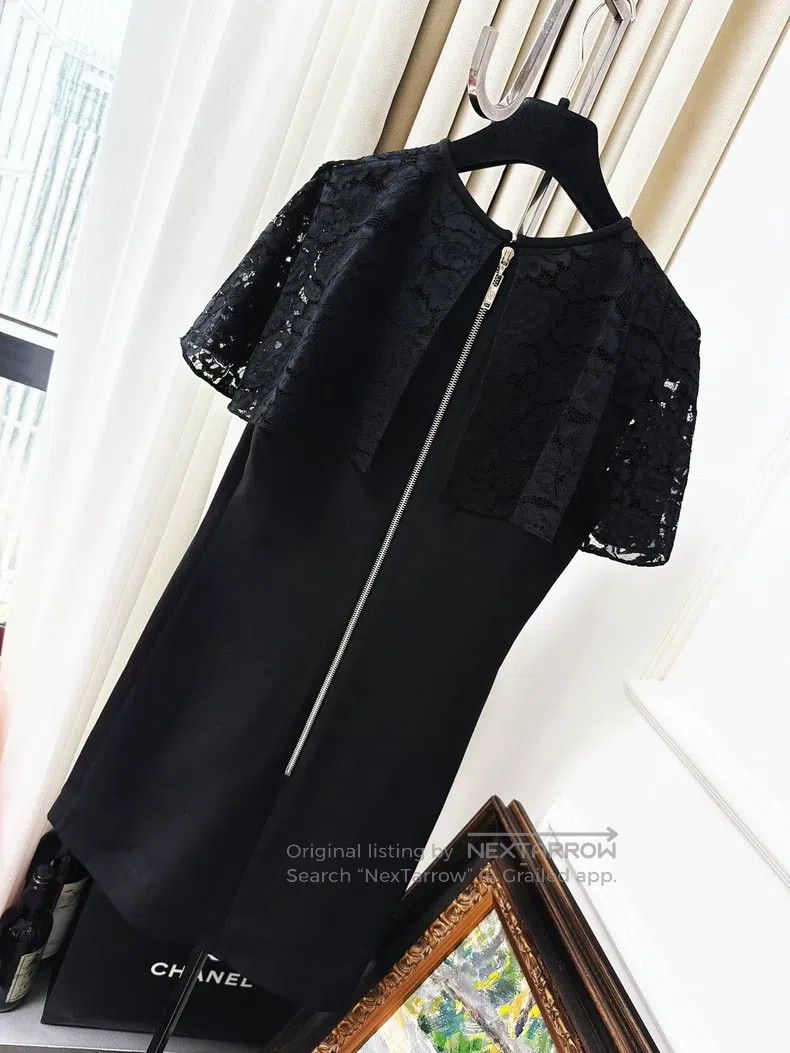 Louis Vuitton Louis Vuitton Black Lace Patchwork Lapel Short Sleeve Dres Size XXS / US 00 / IT 34 - 2 Thumbnail