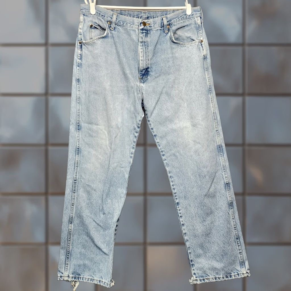 Wrangler VINTAGE Wrangler Jeans Men 36x30 Blue Light Wash Distressed Grunge Tagged 38x30 Jeans Mens 36 Regular 36x30 Light Wash 5-Pocket Distressed Jeans Size US 36 / EU 52 - 1 Thumbnail