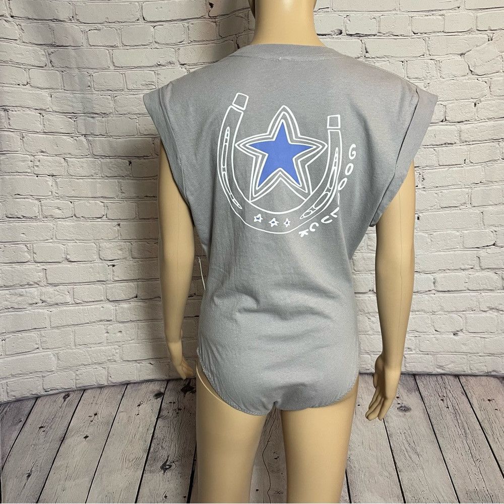 Free People NWT New $78 Free People Go-To Graphic Grey Bodysuit Size S Size S / US 4 / IT 40 - 7 Thumbnail