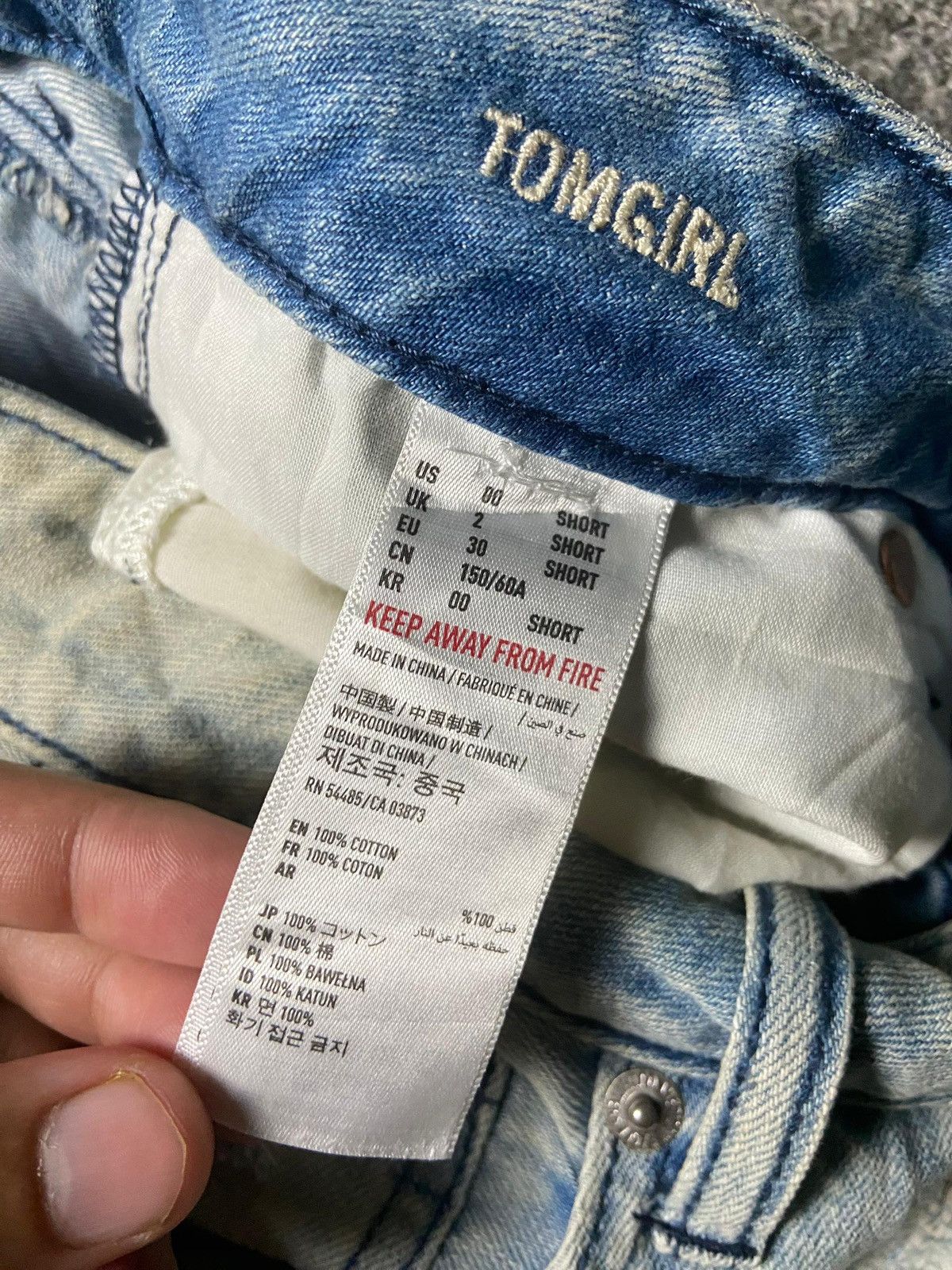 American Eagle Outfitters American Eagle Distressed Denim Ripped Jeans (152) Size US 27 - 8 Thumbnail