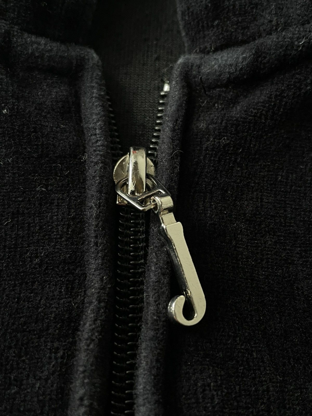 Juicy Couture Y2K Vintage Juice Couture 00’s Black Velour Zip Hoodie RARE Size M / US 6-8 / IT 42-44 - 7 Thumbnail