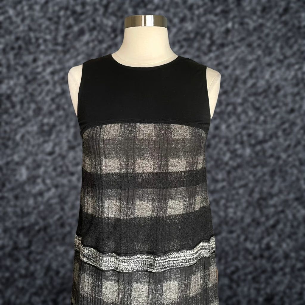 Vintage I'M Isola Marras Knit Wool Blend Black Grey Shift Dress XS Womens Dress A-Line Shift Wool Blend Knit Sleeveless Pullover Casual Short 37 1/4" Black XS Size XS / US 0-2 / IT 36-38 - 1 Thumbnail
