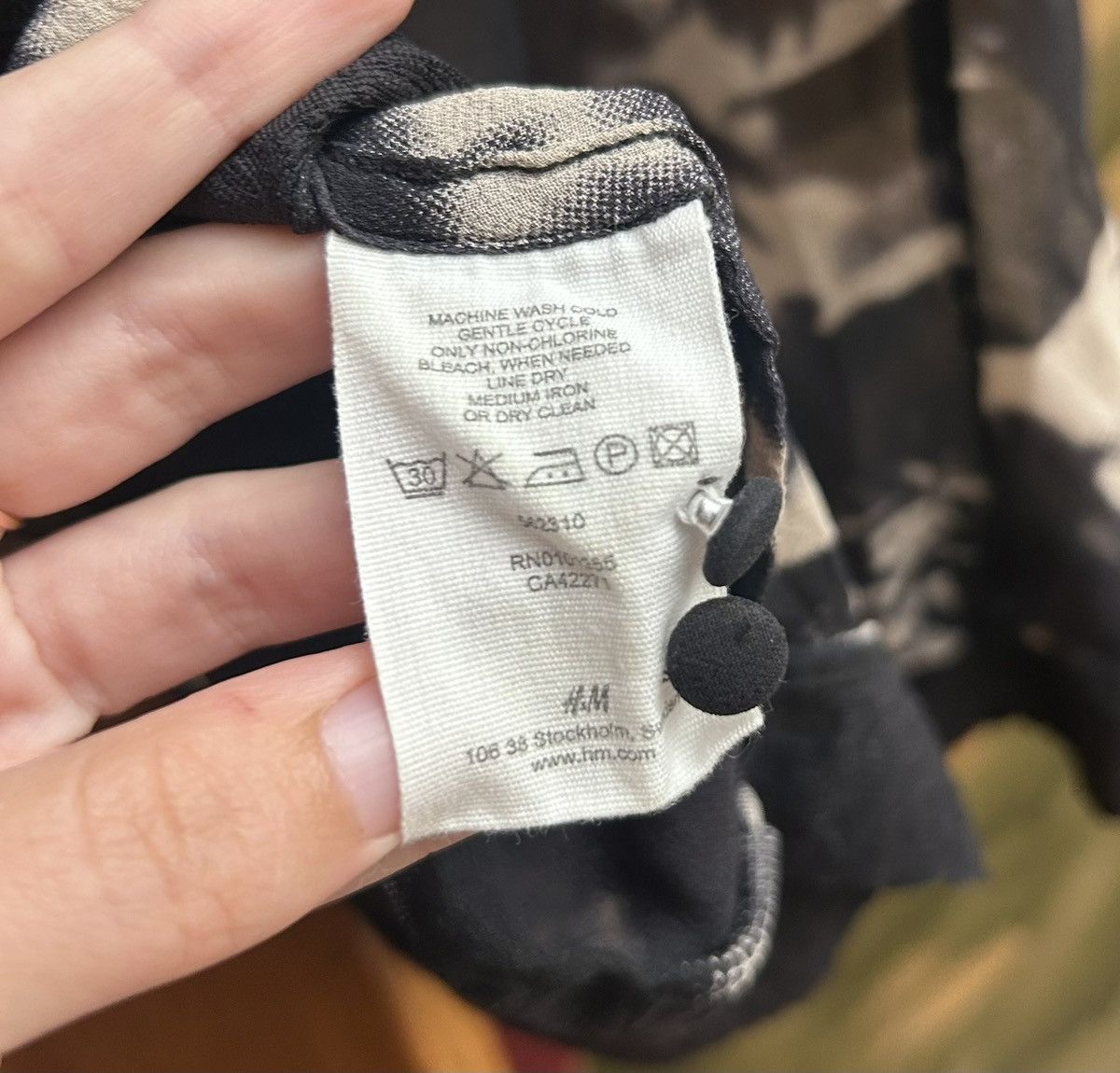 Karl Lagerfeld Karl Lagerfeld X H&M Silk Mesh Crop Top Abstract Floral Size S / US 4 / IT 40 - 7 Thumbnail