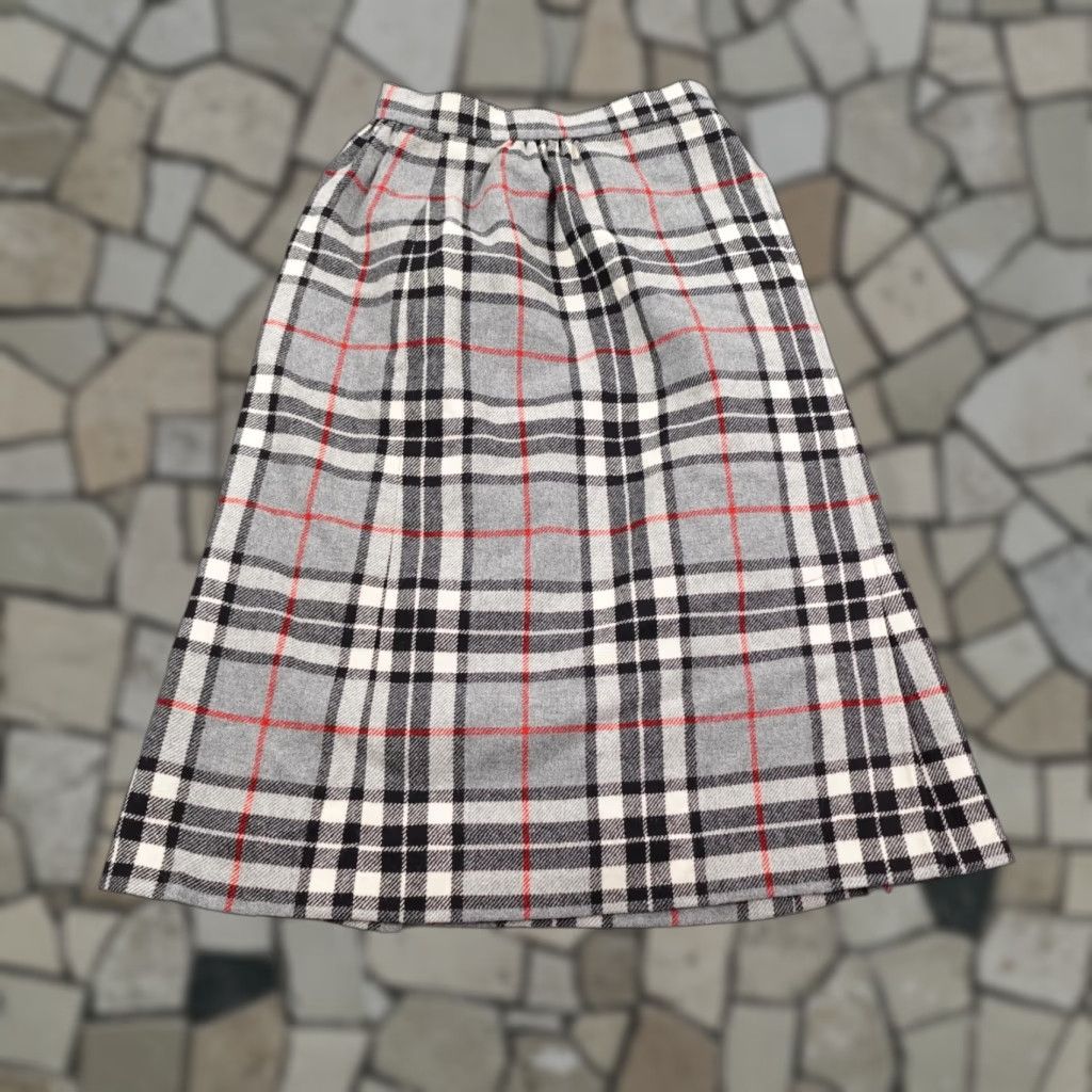 Vintage VINTAGE James Pringle Skirt Women 8 Gray Red Plaid Wool Lined Midi Scotland Pleated Zip Closure Mens/Womens? Size 30" / US 8 / IT 44 - 1 Thumbnail