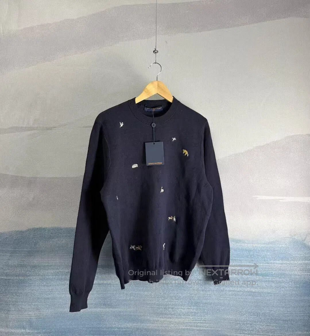 Louis Vuitton louis vuitton navy animal embroidered knit sweater. Size US M / EU 48-50 / 2 - 1 Thumbnail