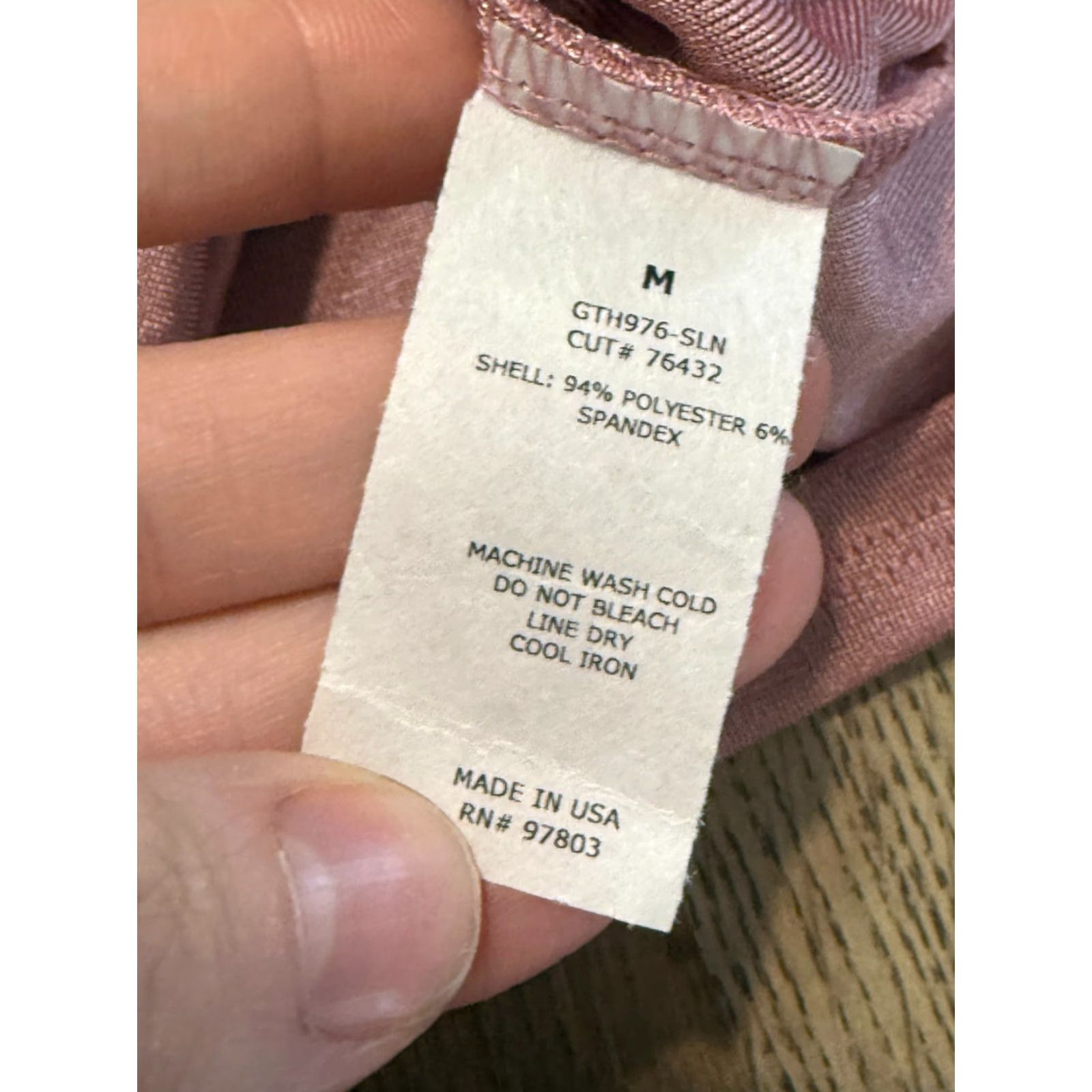 Pinko VINTAGE? No — Green Envelope Shirts Woman's Pink V-Neck Tank Top Medium, Sleeveless, Pullover, Casual, Knit, Regular Fit Women’s Tank Size M / US 6-8 / IT 42-44 - 6 Thumbnail