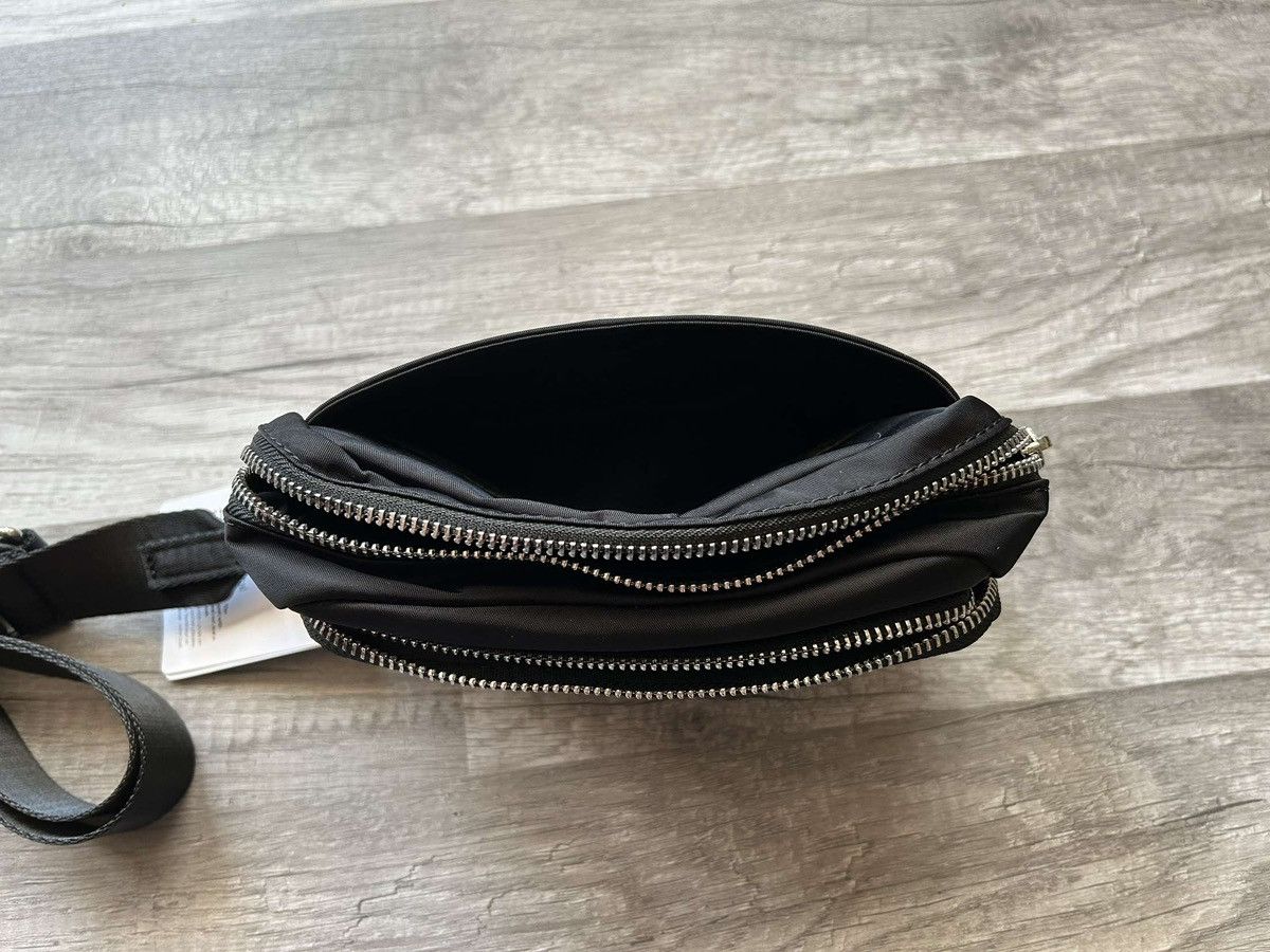 Lululemon Lululemon Everywhere Crossbody Bag Black New With Tags 2L Size ONE SIZE - 4 Thumbnail