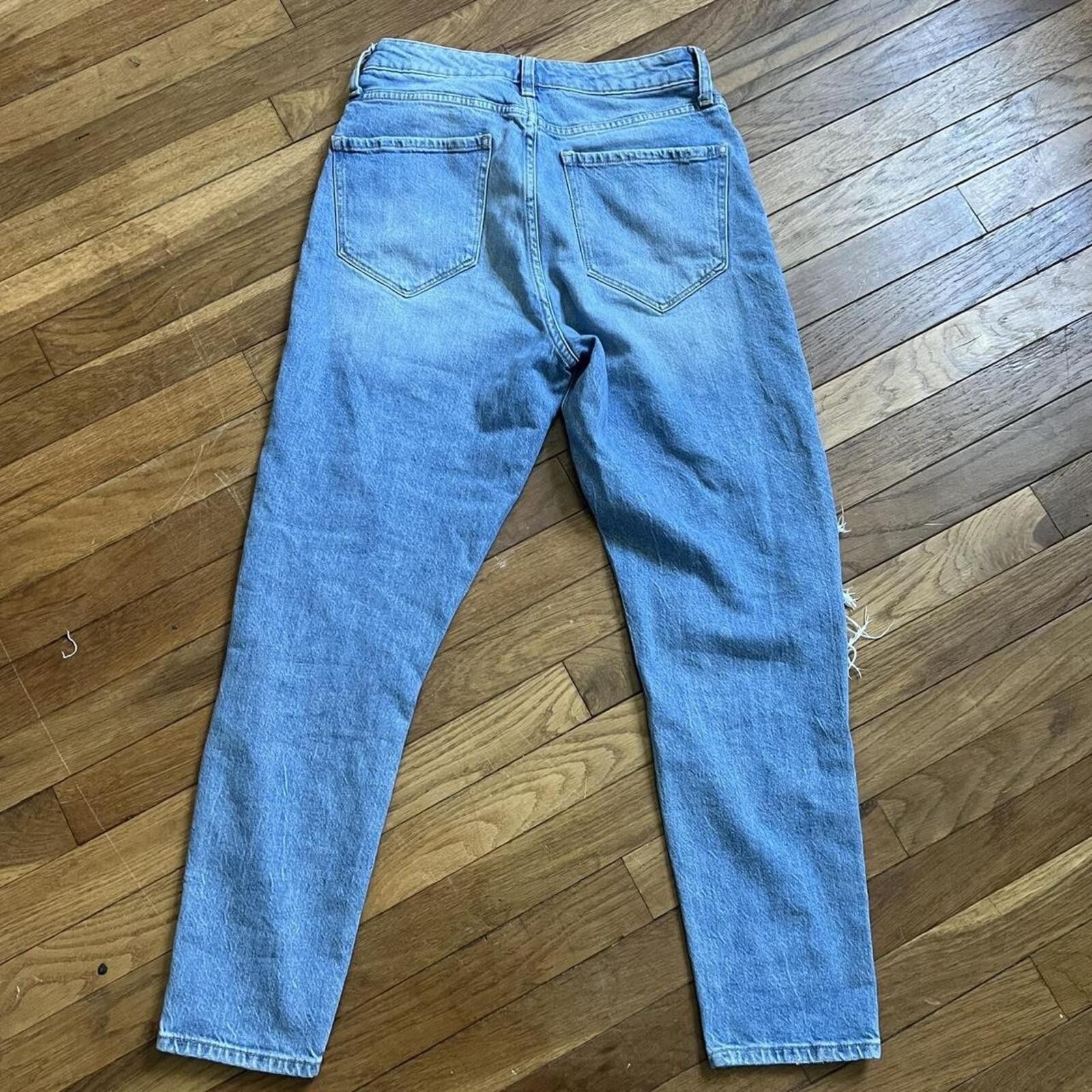 Arizona Jean Co. distressed high waisted mom jeans Size 30" / US 8 / IT 44 - 6 Thumbnail