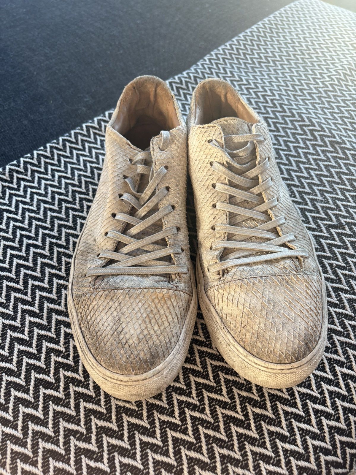 John Varvatos John Varvatos Reed Low Top Lazer Cut Snake Print Sneakers Size US 11 / EU 44 - 4 Thumbnail