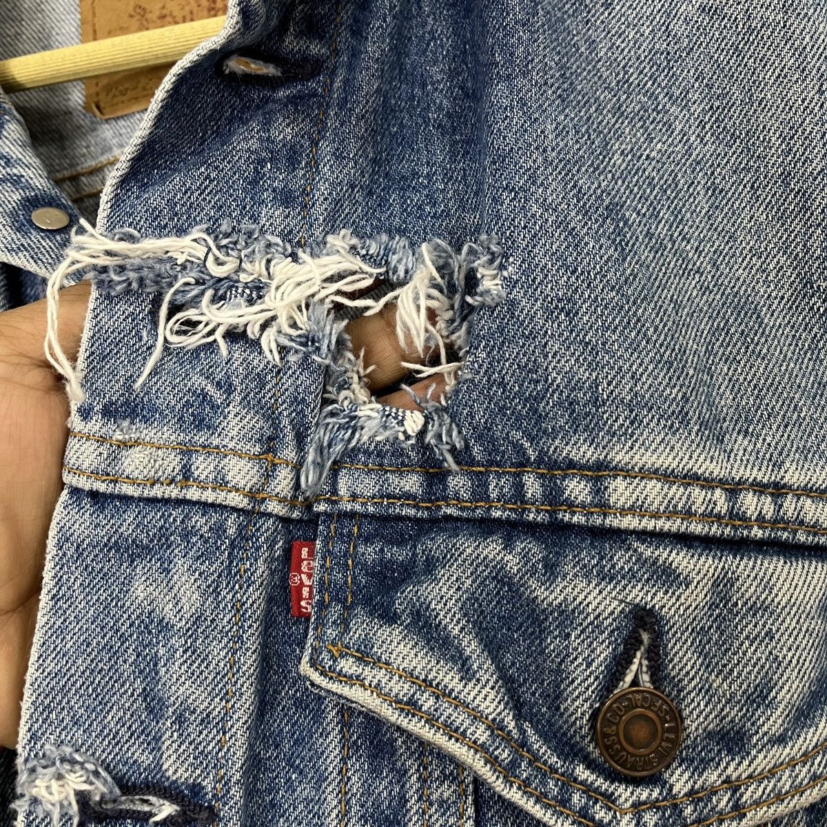LVC × Levi's Vintage Clothing × Vintage Vintage Levis Trucker Denim Jacket Distressed Skull Patches Size US M / EU 48-50 / 2 - 10 Thumbnail
