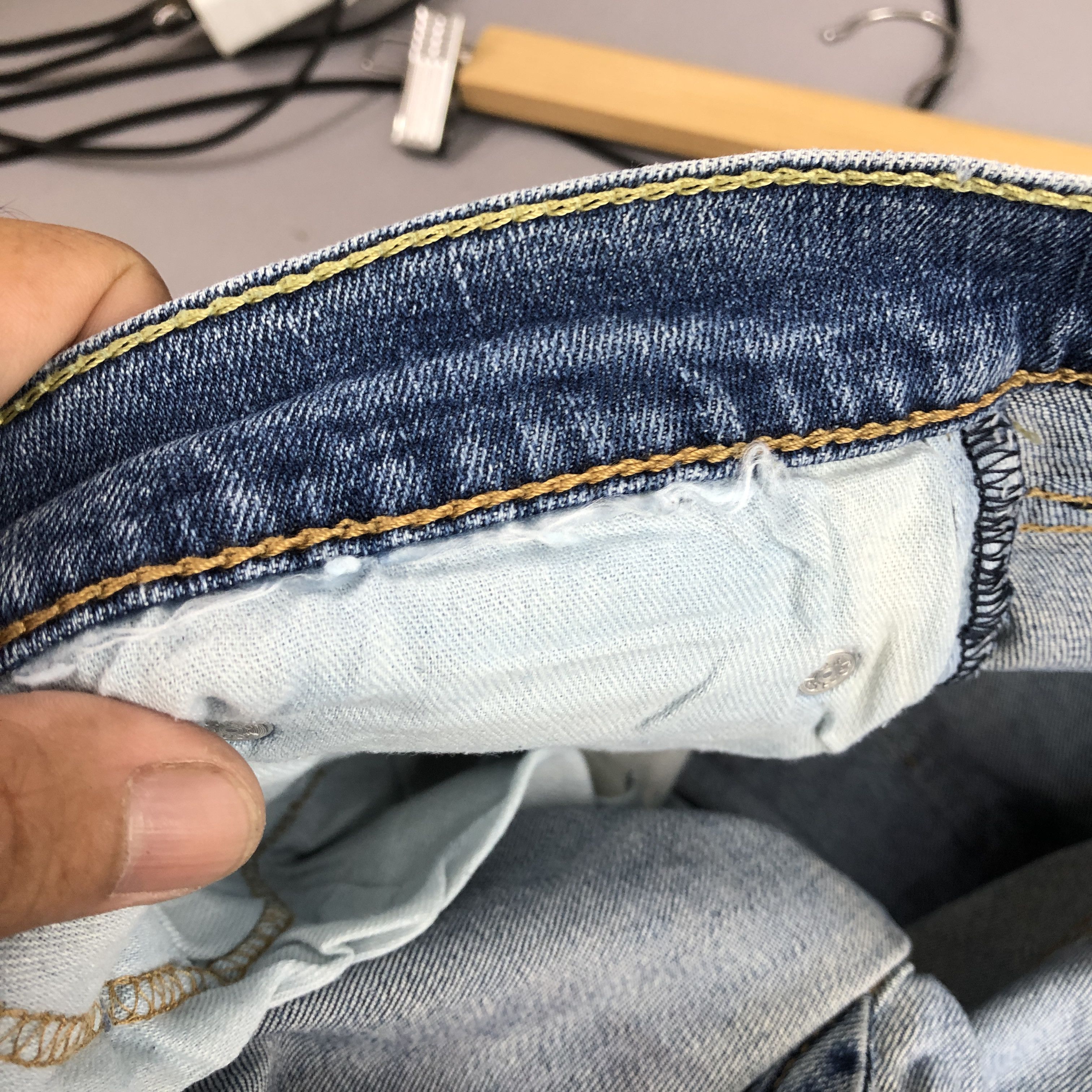 Levi's Vintage Levis Light Wash Jeans Levi's Wash Denim BS47140 Size US 32 / EU 48 - 6 Thumbnail