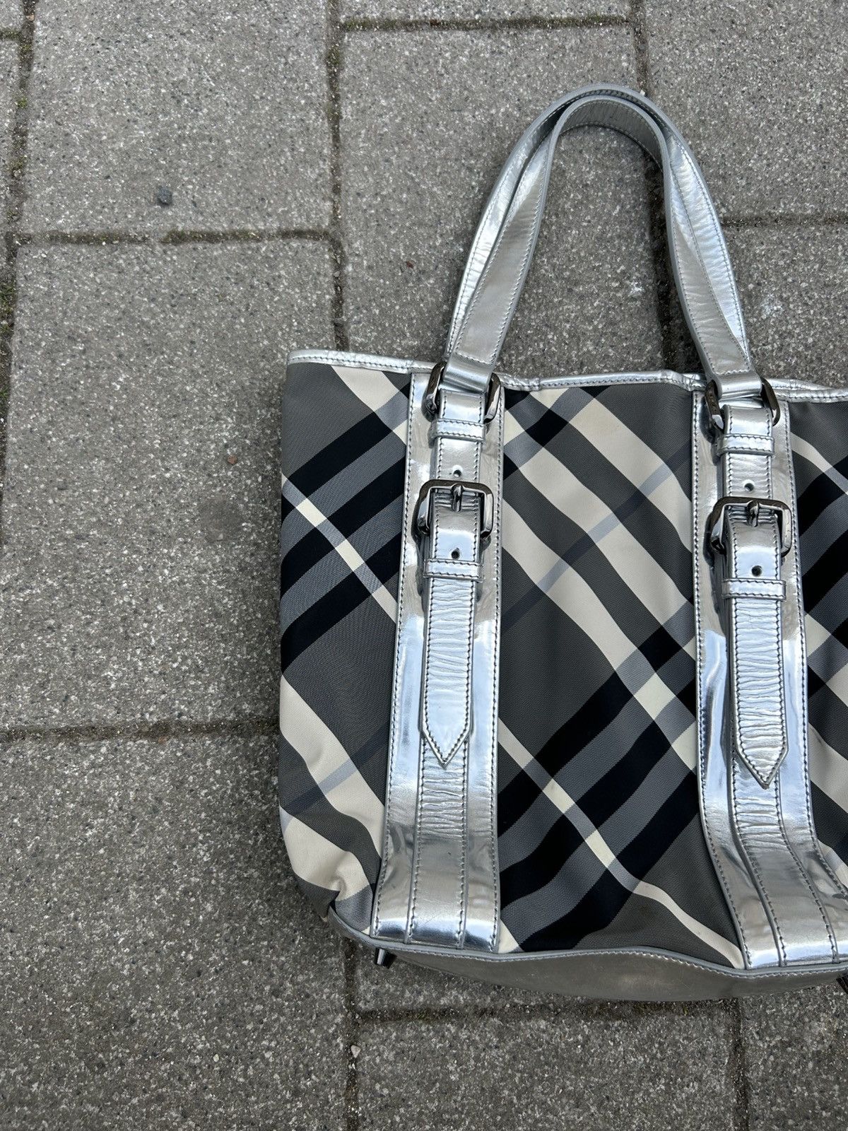 Burberry Burberry Pre-Owned Tote Bag Silver Beat Victoria Shoulder Size ONE SIZE - 17 Thumbnail