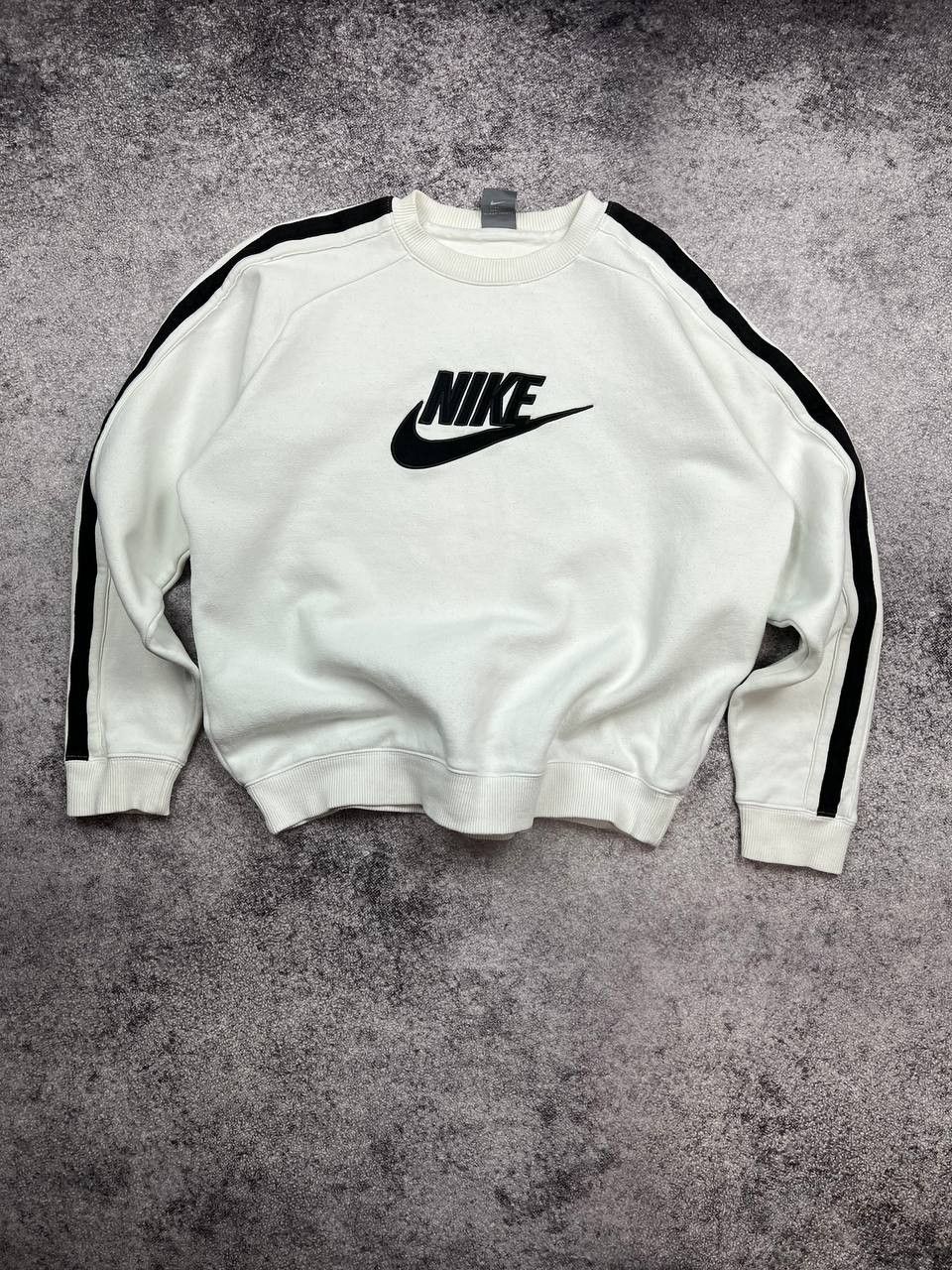 Nike 90s Nike Vintage Oversized Big Logo Sweatshirt Size US M / EU 48-50 / 2 - 2 Thumbnail