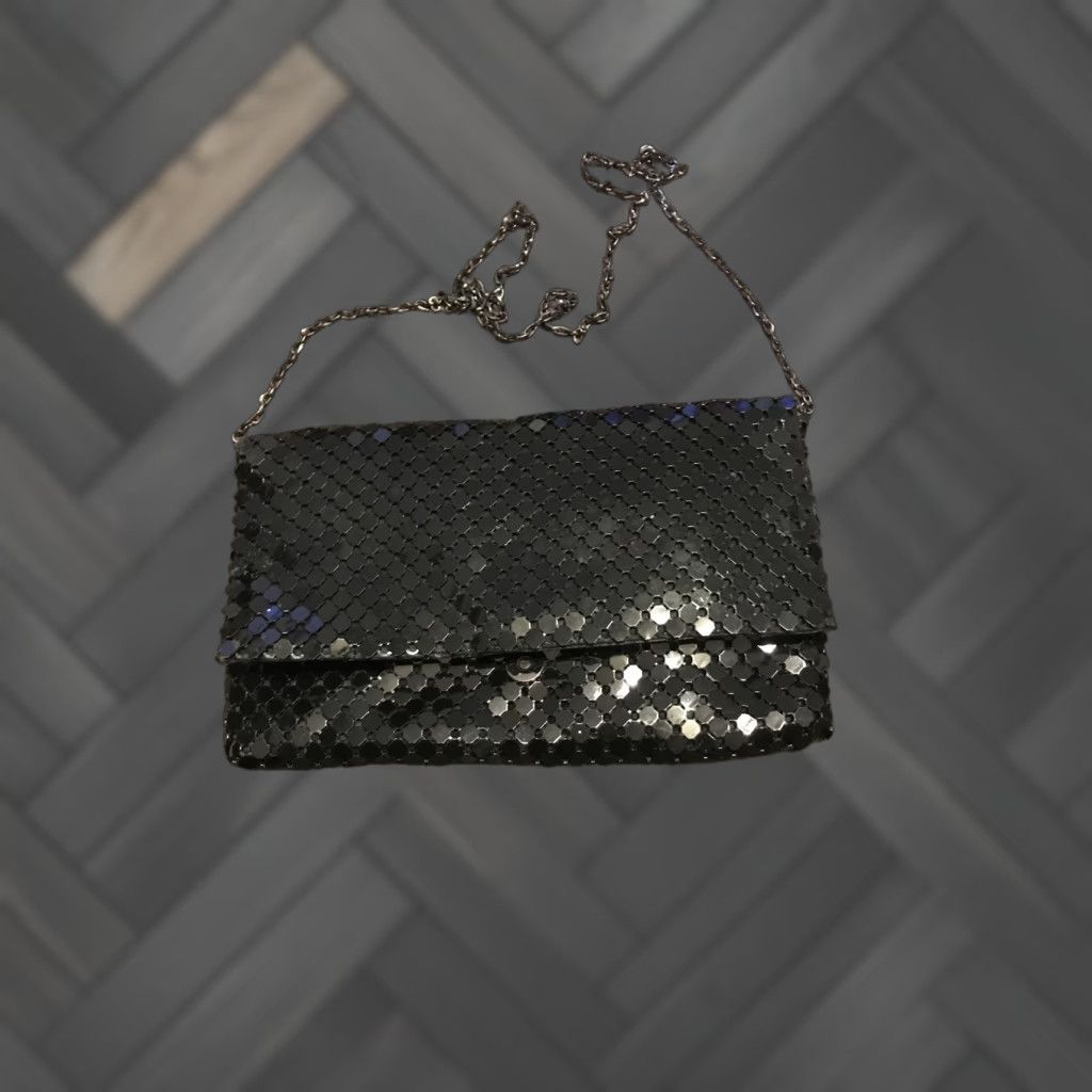 Vintage Urban Expressions Women’s Clutch Black Metallic Bag Vegan Metal Exterior Women’s Bags Clutch Womens Metallic Black Urban Expressions Size ONE SIZE - 1 Thumbnail