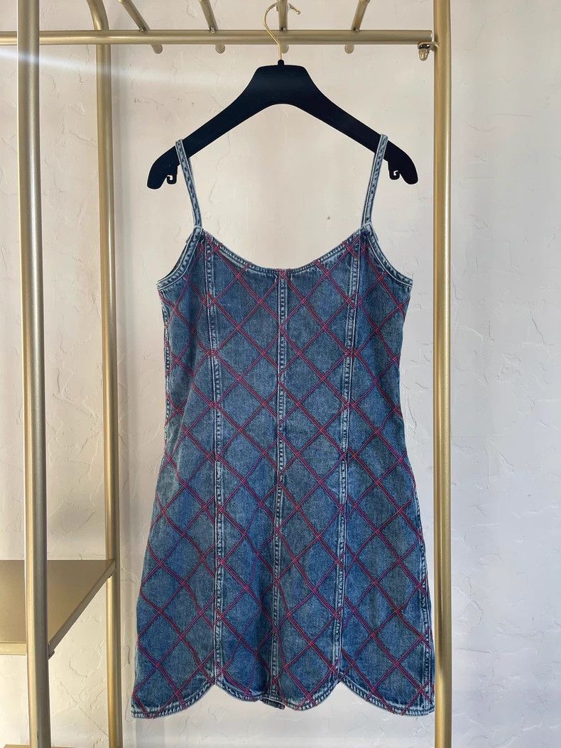 Chanel Chanel 22m beach series pink plaid denim suspender skirt Size XS / US 0-2 / IT 36-38 - 2 Thumbnail