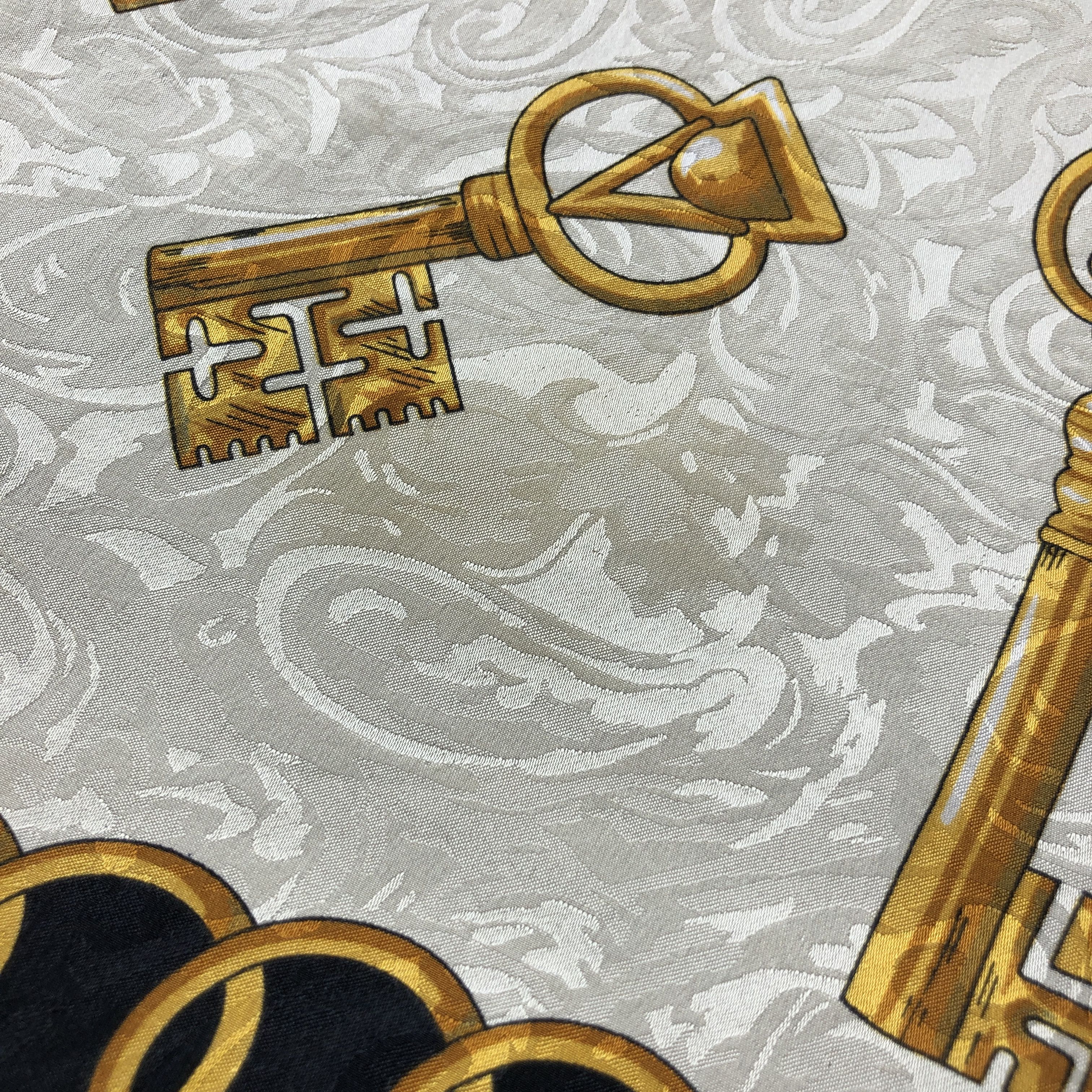 Japanese Brand Vintage Luxury Baroque Design Silk Scarf M1201 Size ONE SIZE - 6 Thumbnail