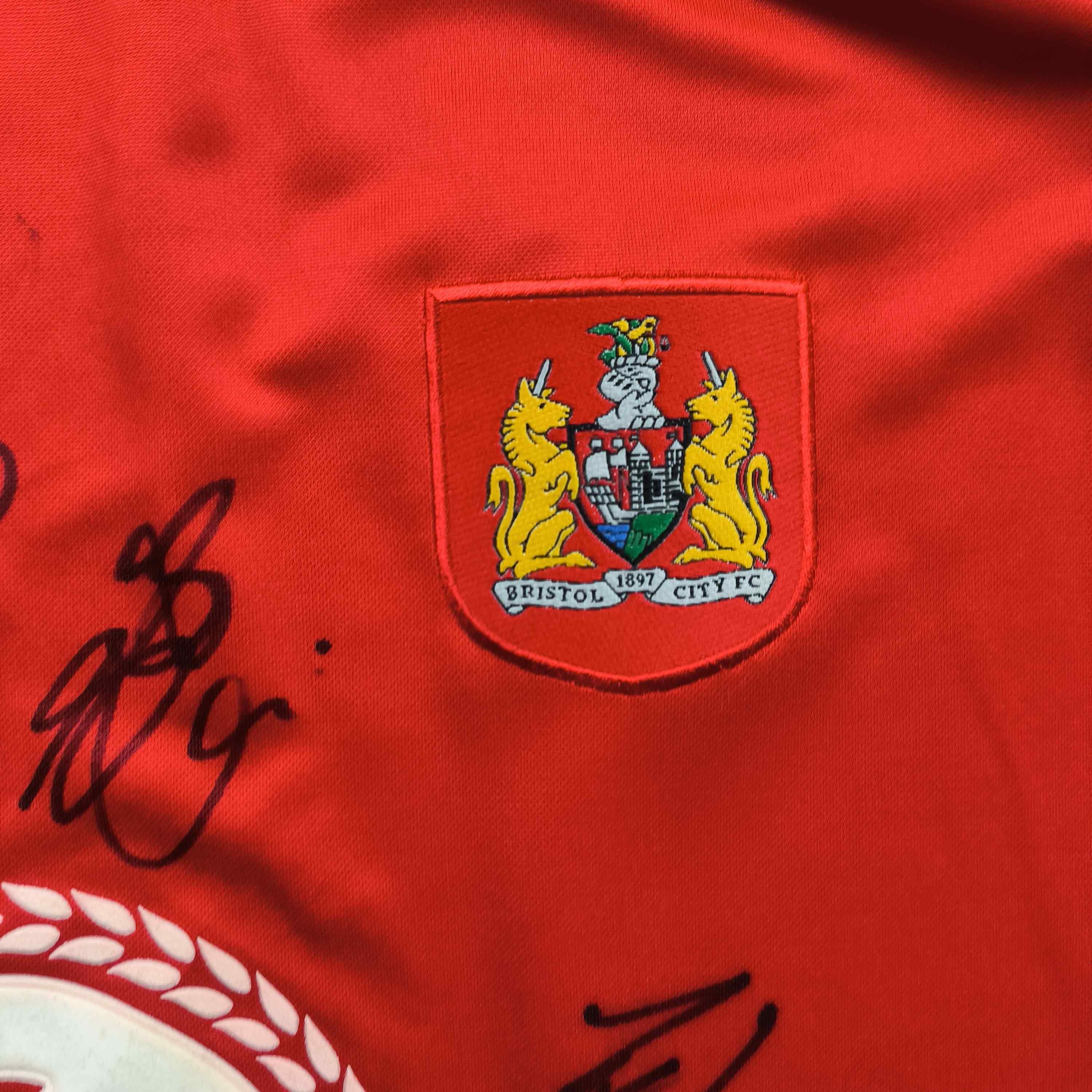 Other NEW SIGNED Bristol City 2004-05 TFG home football jersey XL Size US XL / EU 56 / 4 - 4 Thumbnail