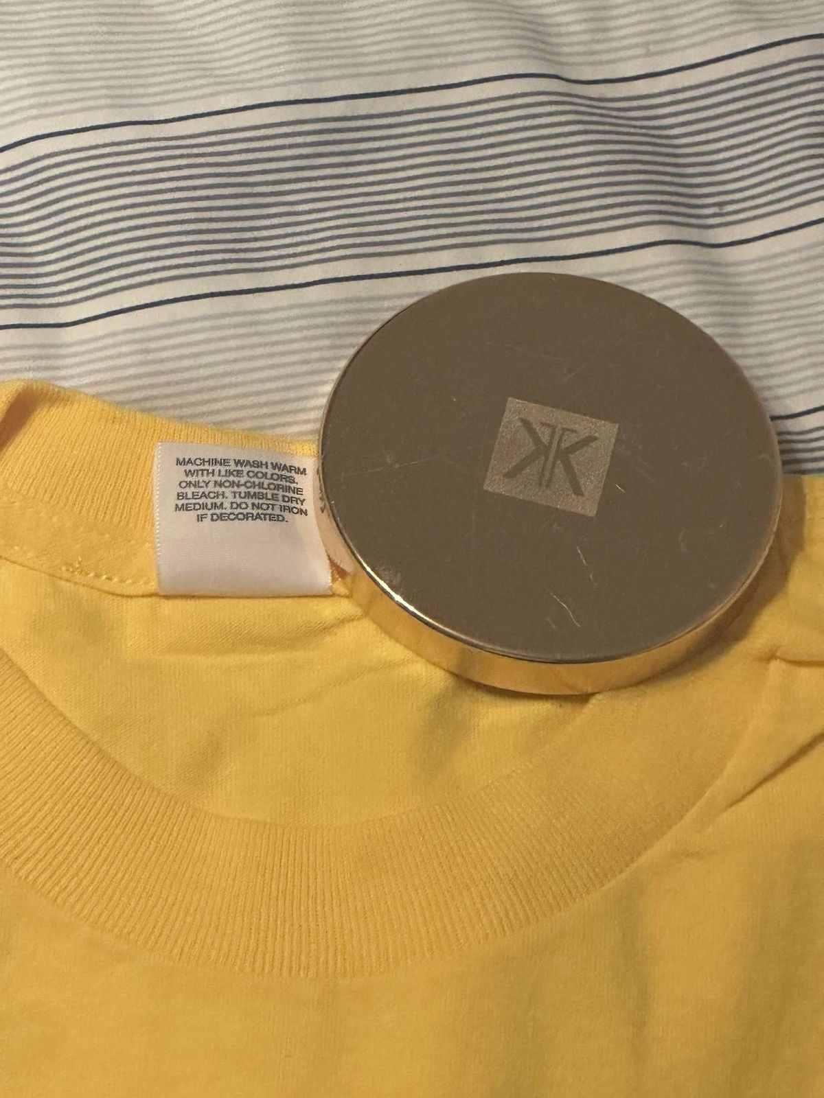 Supreme Supreme 2006 Blue On Yellow Hologram Rare Box logo tee Size US L / EU 52-54 / 3 - 8 Thumbnail