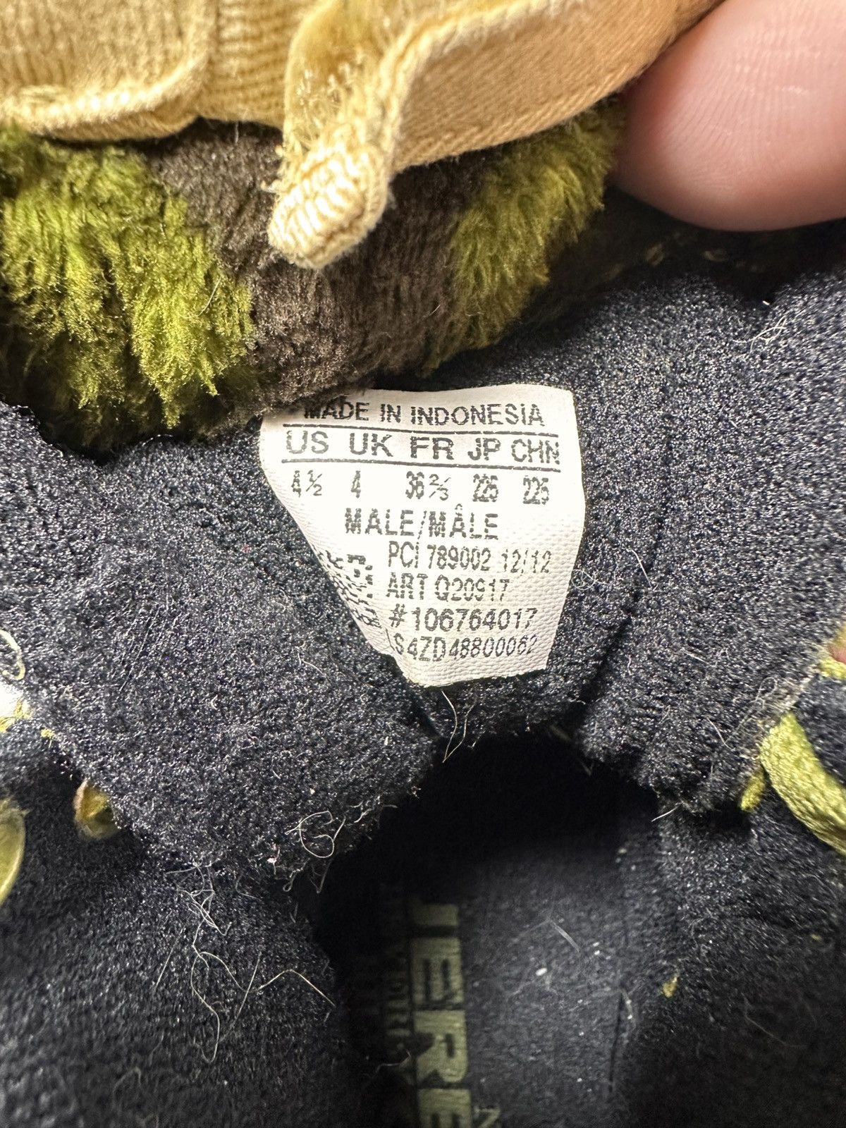 Adidas × Jeremy Scott Teddy Bear Plush Sneaker Size US 5 / EU 37 - 7 Thumbnail