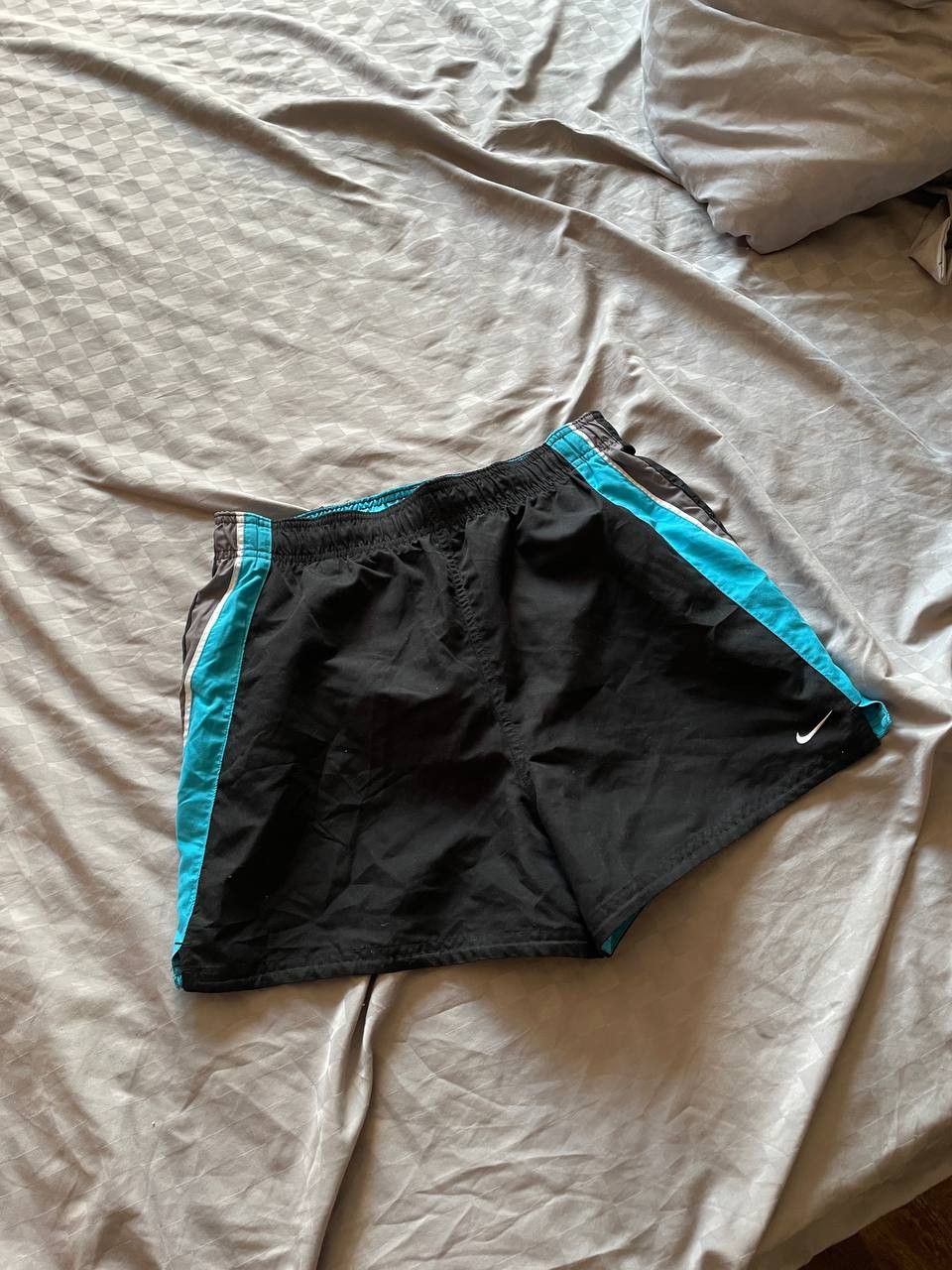 Nike Vintage Nike shorts streetwear swoosh casual y2k size M Size US 32 / EU 48 - 2 Thumbnail