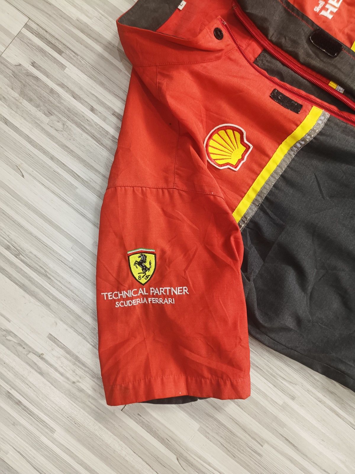 Ferrari Rare Ferrari x Shell overalls technical racing size L Size US 32 / EU 48 - 4 Thumbnail