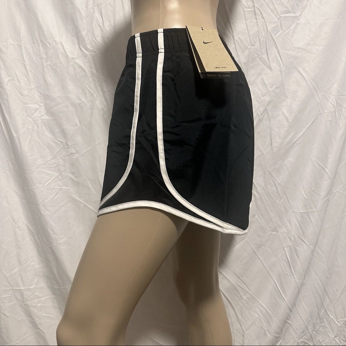 Nike Nike Women’s Running Shorts Medium Size 30" / US 8 / IT 44 - 4 Thumbnail