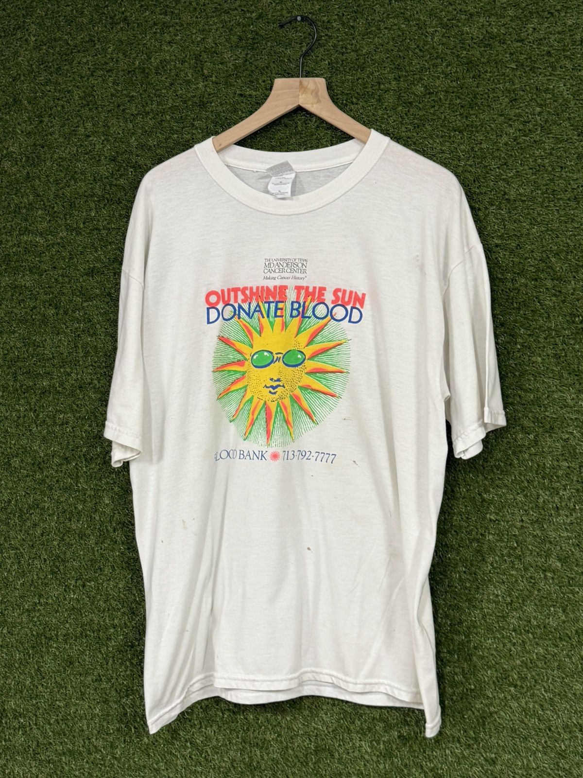 Vintage Vintage Gildan Ultra Cotton Retro Sun Logo Tee XL 90s Size US XL / EU 56 / 4 - 1 Thumbnail