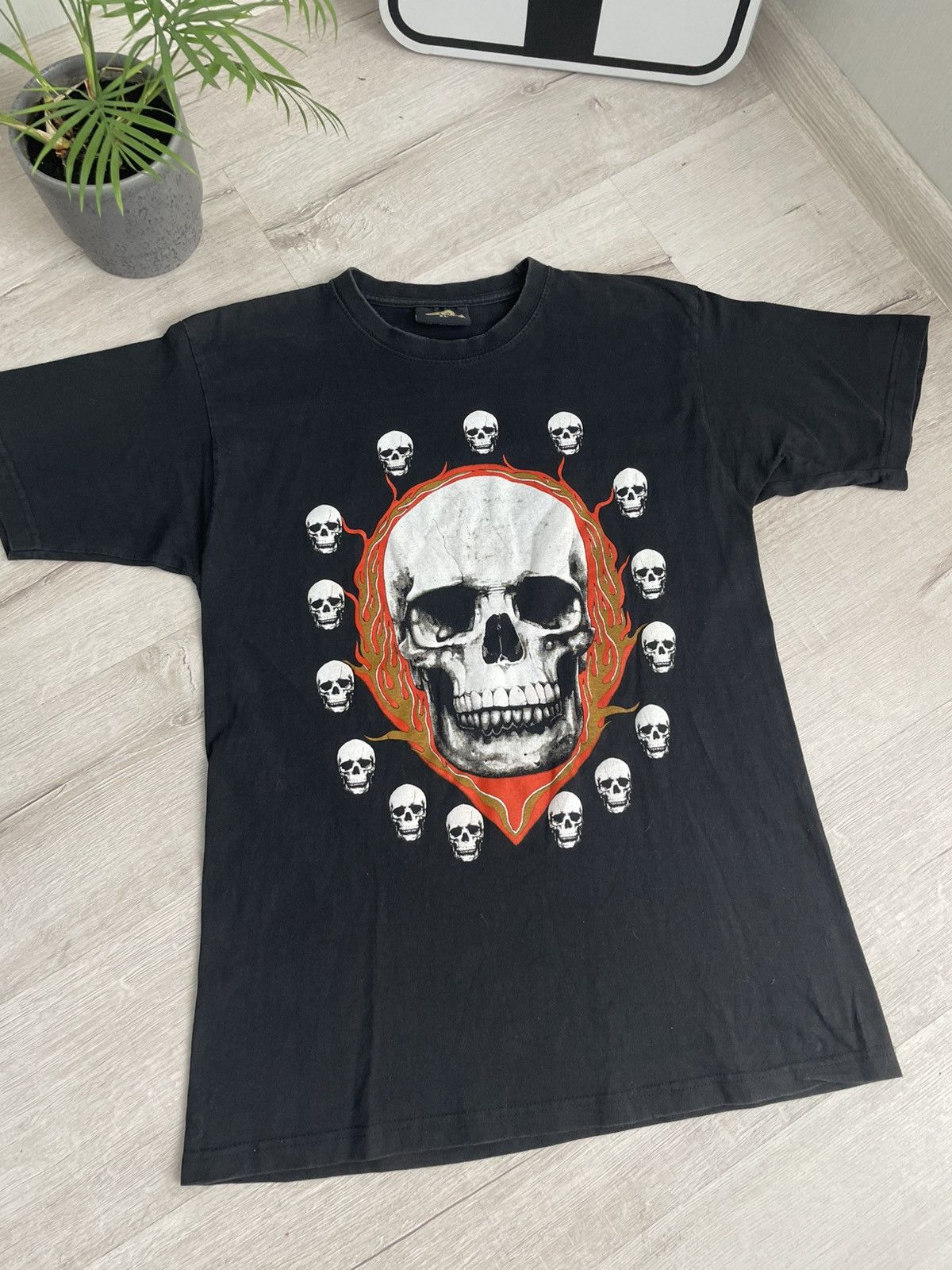 Japanese Brand Vintage Flame Skull Faded T-shirt Biker Y2k Opium Steampunk Size US XL / EU 56 / 4 - 3 Thumbnail