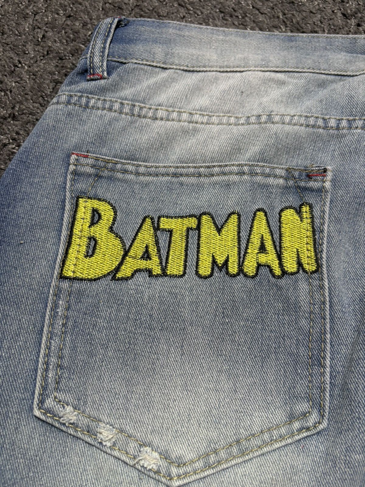 Jean × Vintage Vintage wide leg rare batman embroidered blue baggy jeans Size US 34 / EU 50 - 6 Thumbnail