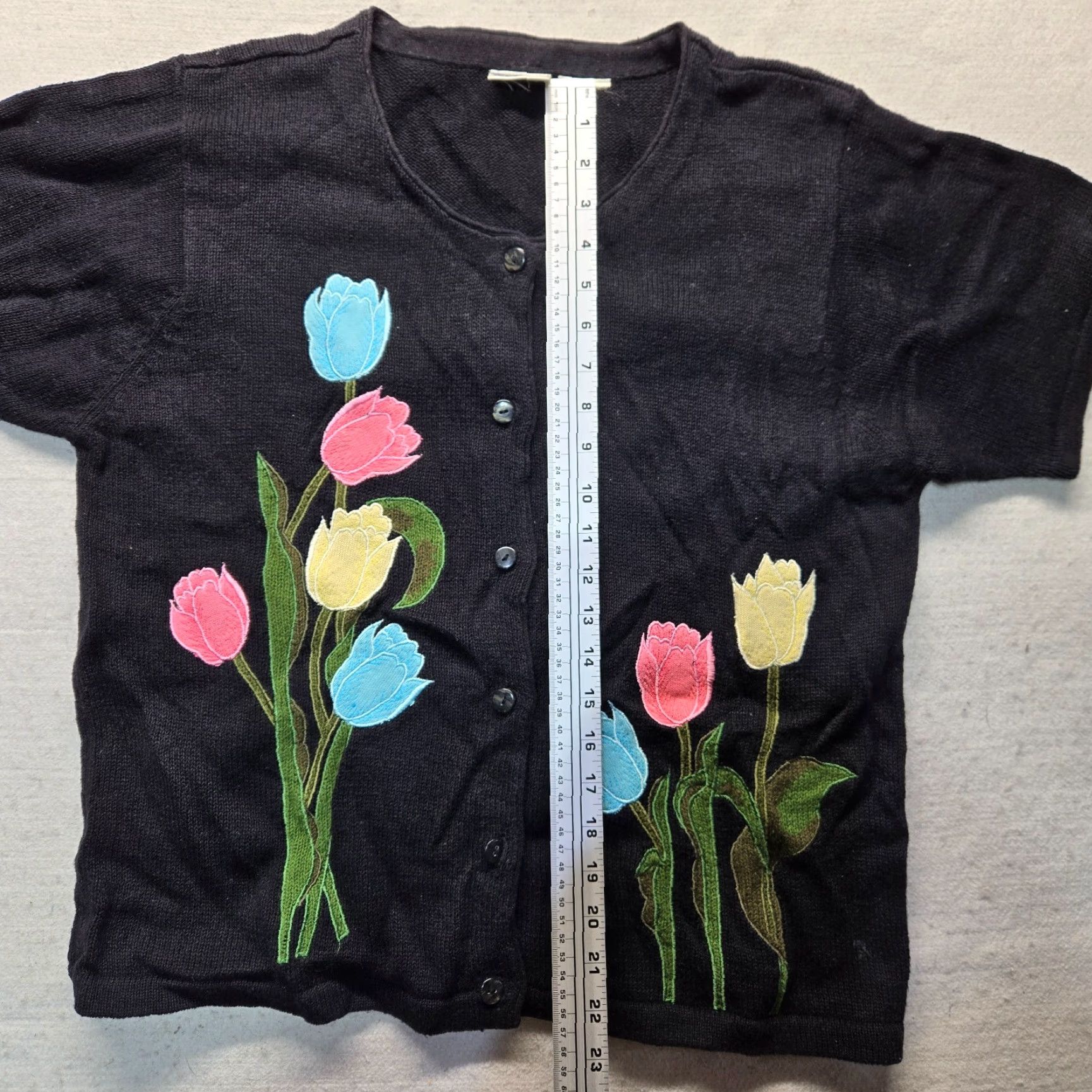 Vintage VINTAGE Two Twenty Black Floral Rose Embroidered Cardigan Sweater L Womens Size L / US 10 / IT 46 - 6 Thumbnail