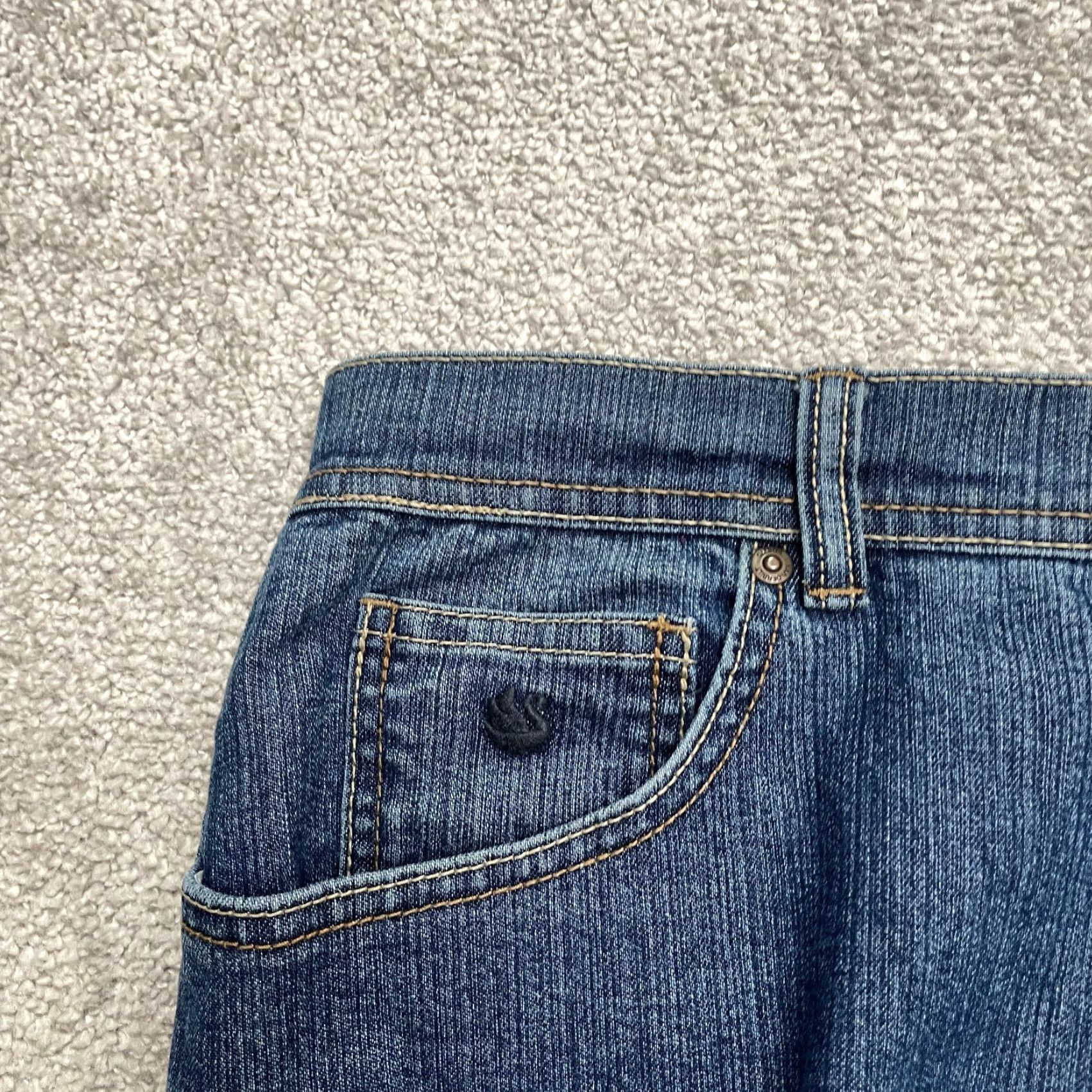 Gloria Vanderbilt VINTAGE Gloria Vanderbilt Amanda Denim Jeans Womens 16 Blue Medium Wash Straight 36x28.5 Women's Jeans Slim Fit? Size 38" / US 16 / IT 52 - 5 Thumbnail