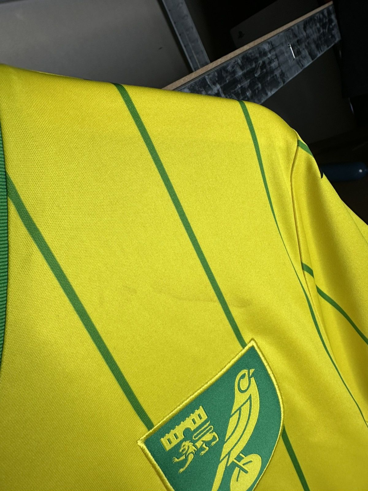 Jerzees Joma Norwich City Home football shirt 2022 - 2023 Size US L / EU 52-54 / 3 - 11 Thumbnail