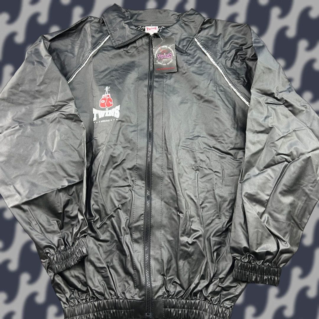 Twins Twins Special Sanuna Jacket Mens 2XL Black Thailand Muay Thai Sweat Jacket Track Jacket Full Zip Hooded Pockets 2XL Mens Size US XXL / EU 58 / 5 - 1 Thumbnail