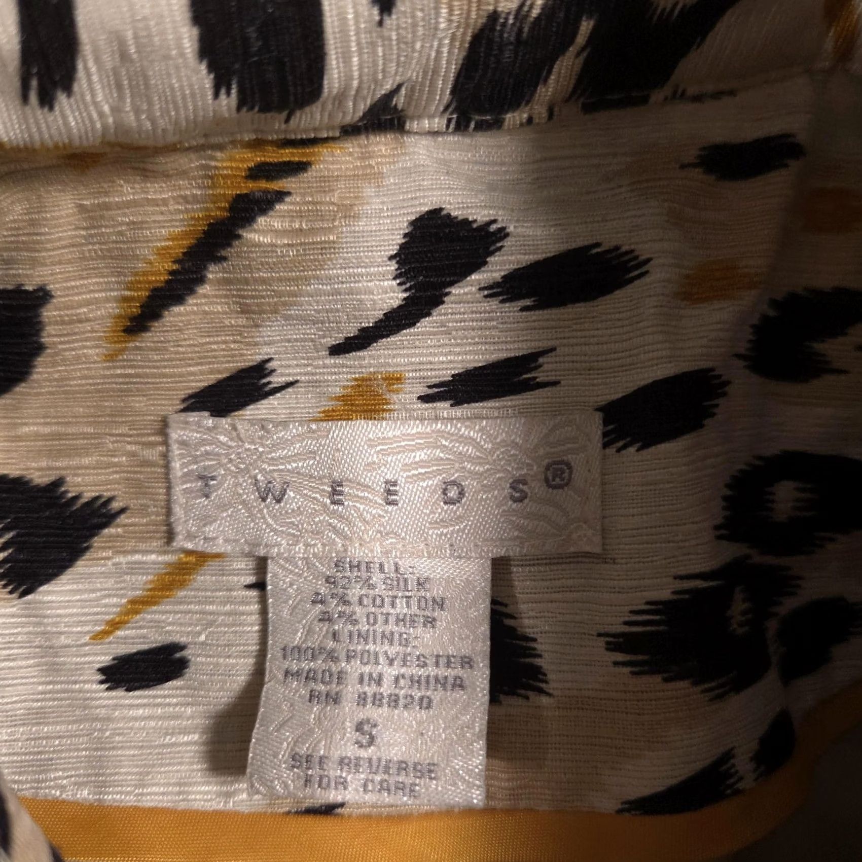 Vintage Tweeds Coat Womens S Beige Leopard Print Trench Button Front Silk Blend Size S / US 4 / IT 40 - 5 Thumbnail