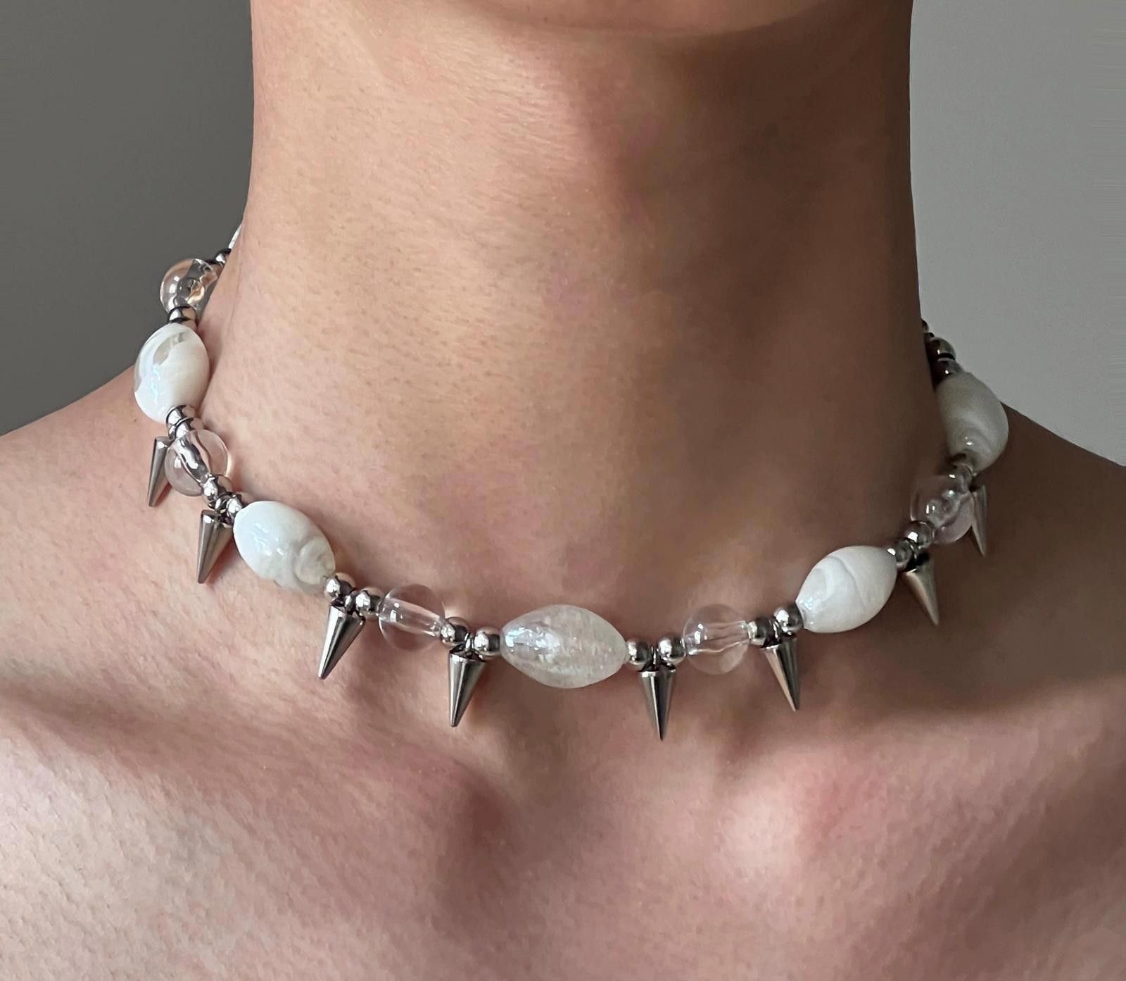 Jewelry White Beaded Spike Spiked Choker Necklace, Punk Jewelry Size ONE SIZE - 1 Thumbnail