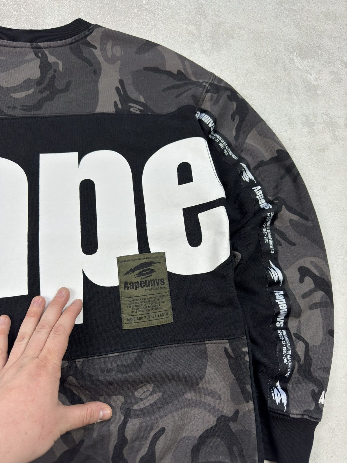 Aape AAPE BY A BATHING APE Apunvs Bape Camo Big Logo Sweatshirt Size US M / EU 48-50 / 2 - 22 Thumbnail
