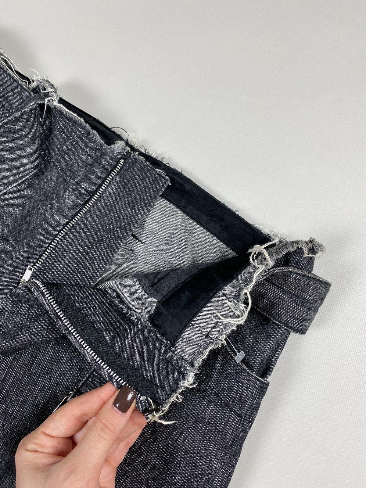 Yohji Yamamoto Yohji Yamamoto Femme Belted Wide Leg Low Rise Cut Jeans Size 26" / US 2 / IT 38 - 14 Thumbnail