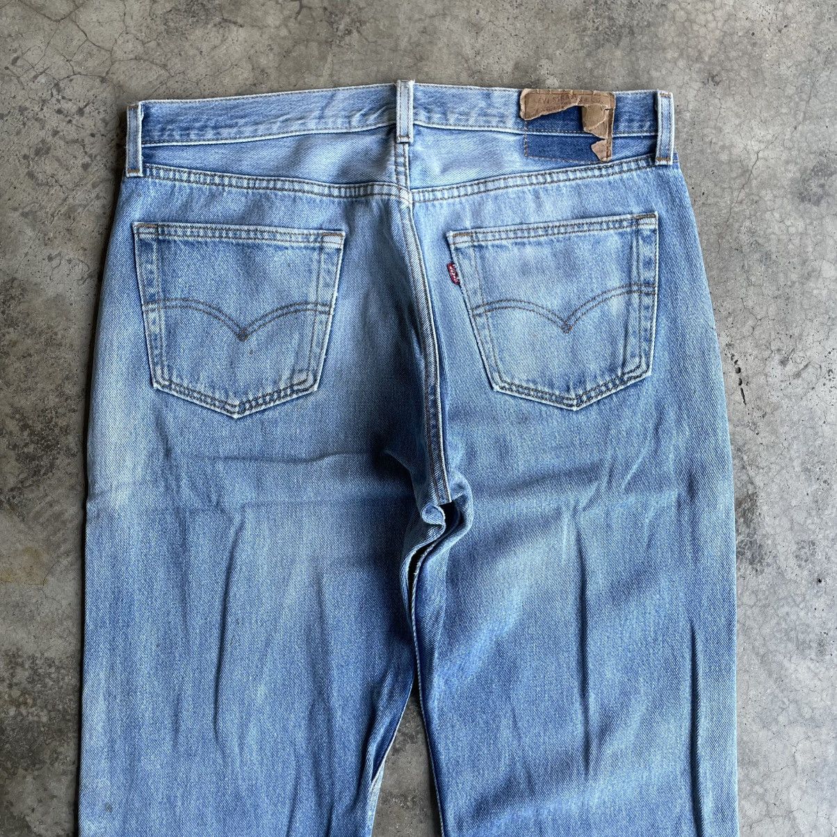 Levi's Vintage Clothing 🔥Vintage 90s Levis 501 Stoned Washed Distress Dirty Jeans Size US 34 / EU 50 - 5 Thumbnail