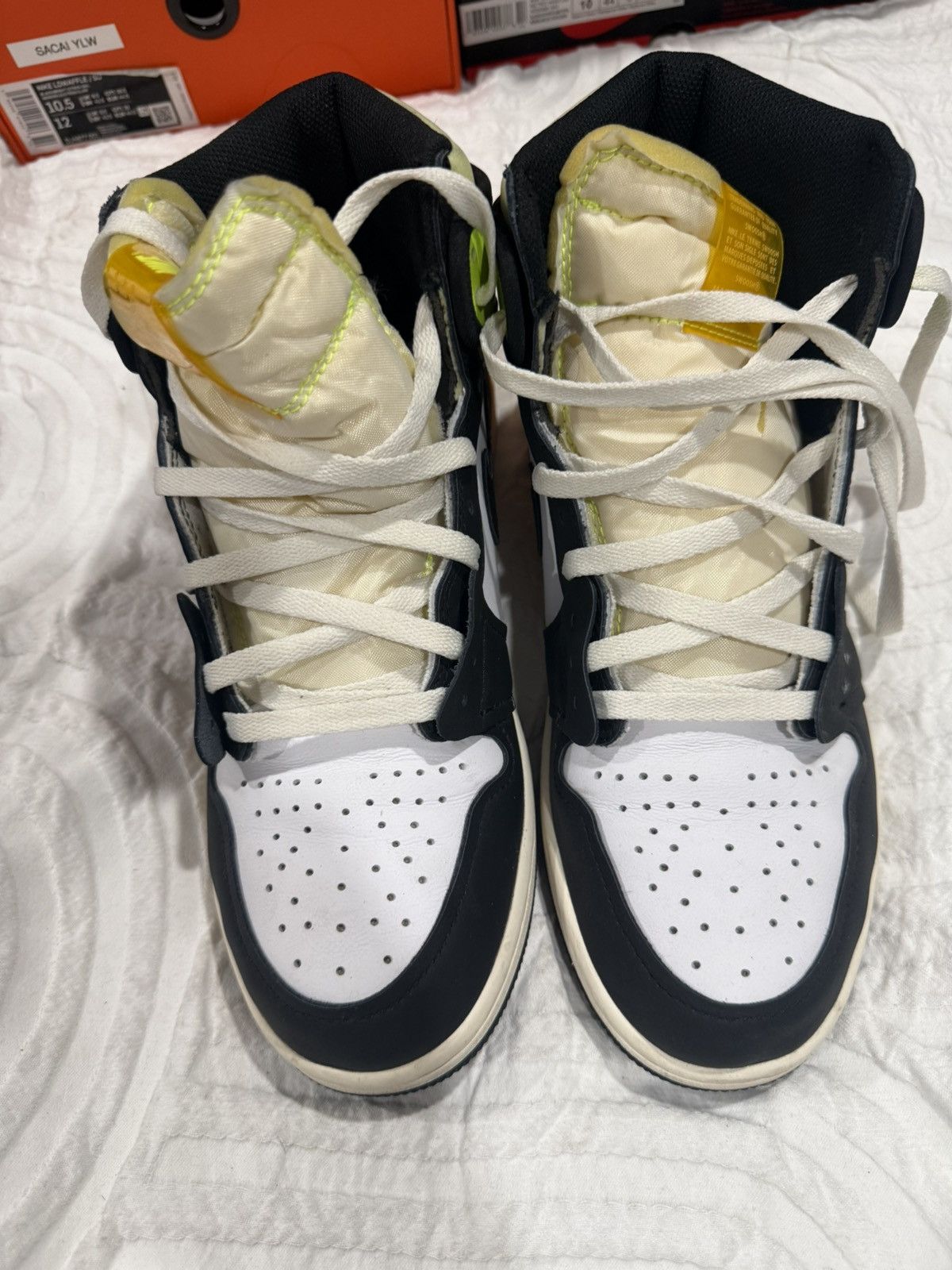 Jordan Brand Air jordan 1 gold volt size 10 Size US 10 / EU 43 - 4 Thumbnail