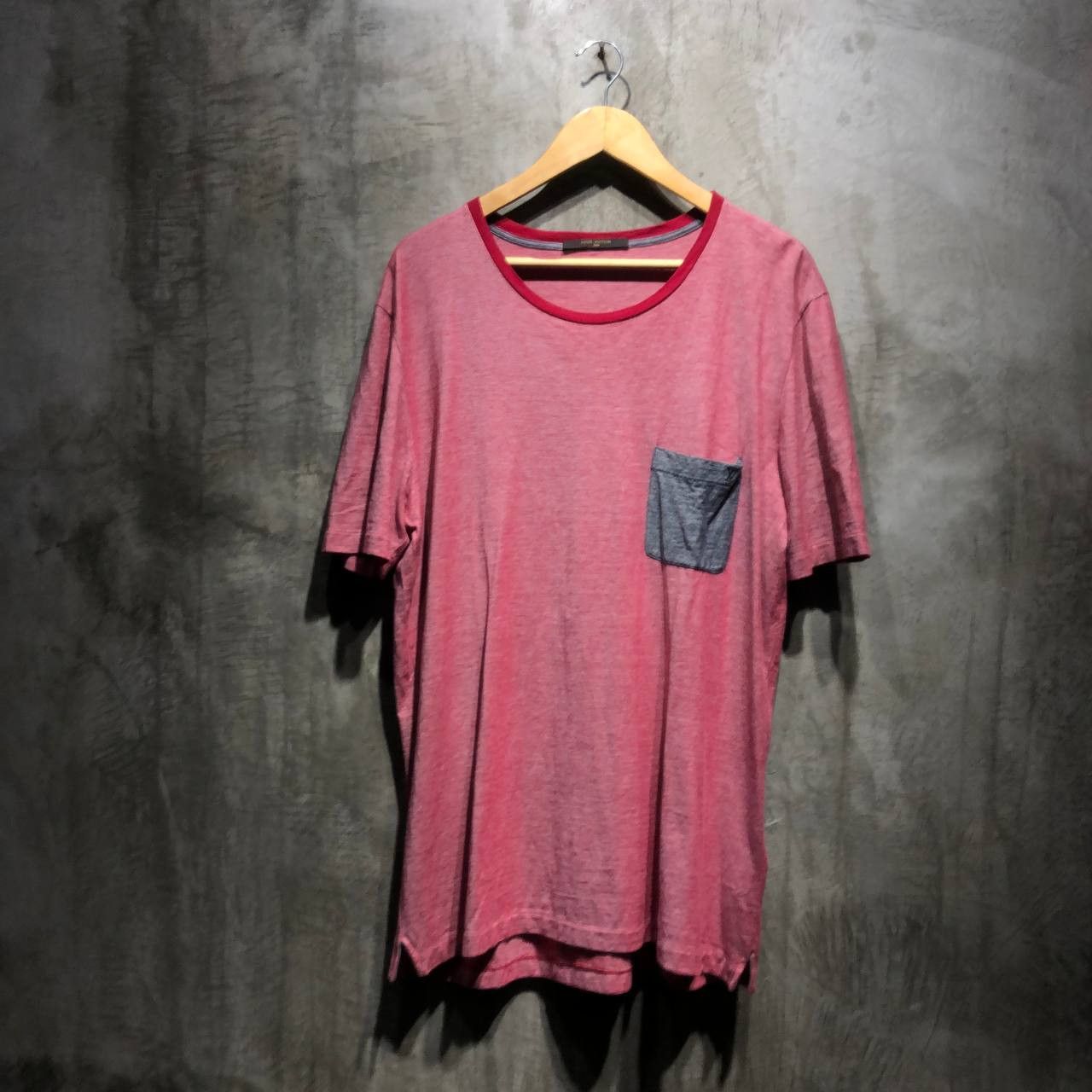 Louis Vuitton Louis Vuitton small logo pocket tee Size US L / EU 52-54 / 3 - 1 Thumbnail