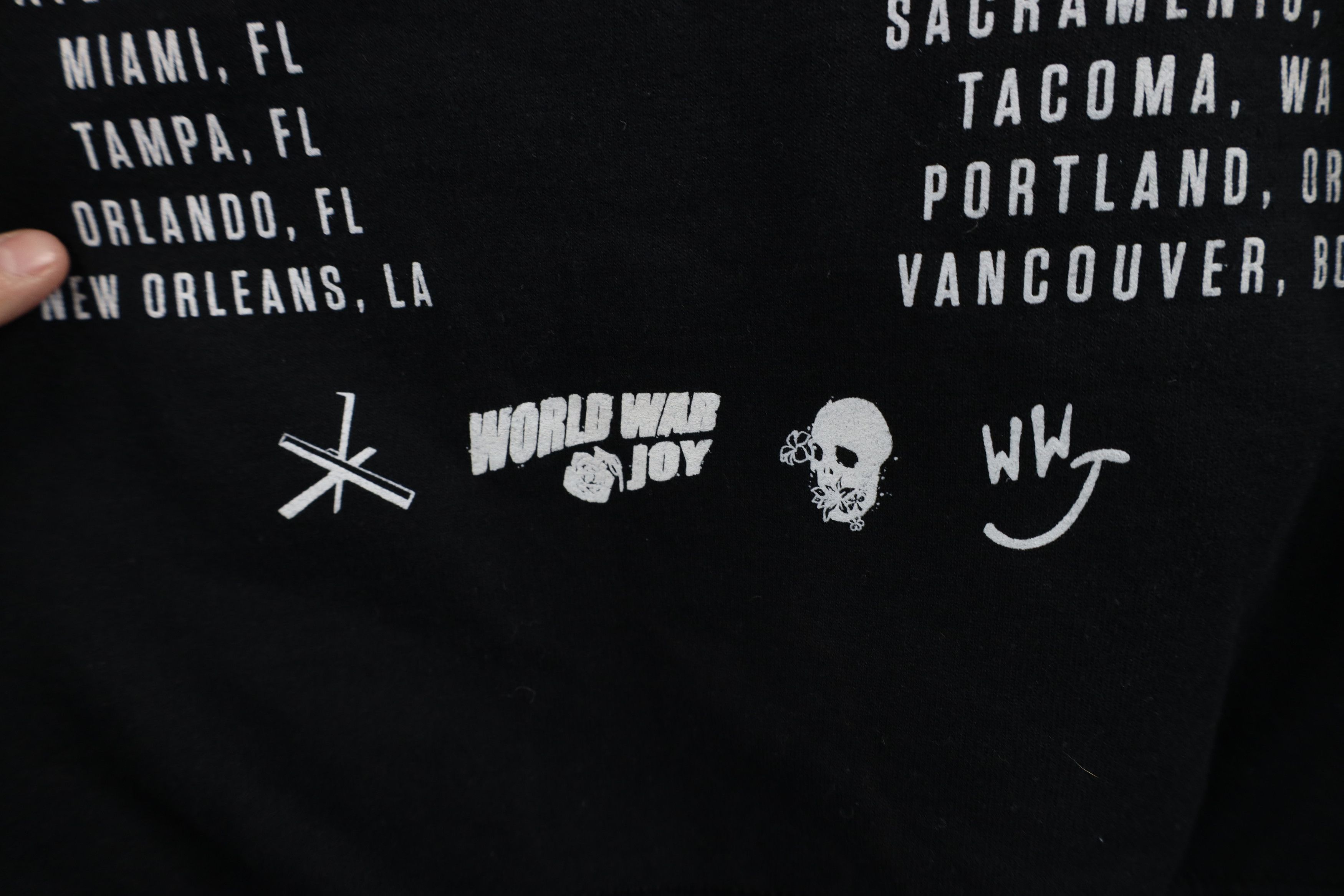 Vintage Vintage Y2K War Joy Tour Chainsmokers Band Hoodie Sweatshirt Size S / US 4 / IT 40 - 12 Thumbnail