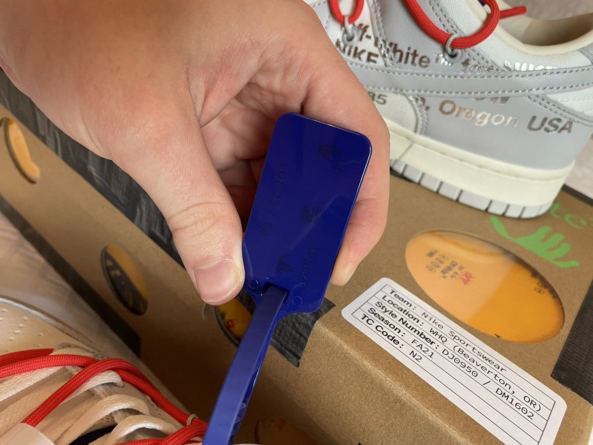 Nike × Off-White Nike x Off-White Dunk Low, Lot 23, UK10.5 / US11.5 Size US 11.5 / EU 44-45 - 14 Thumbnail