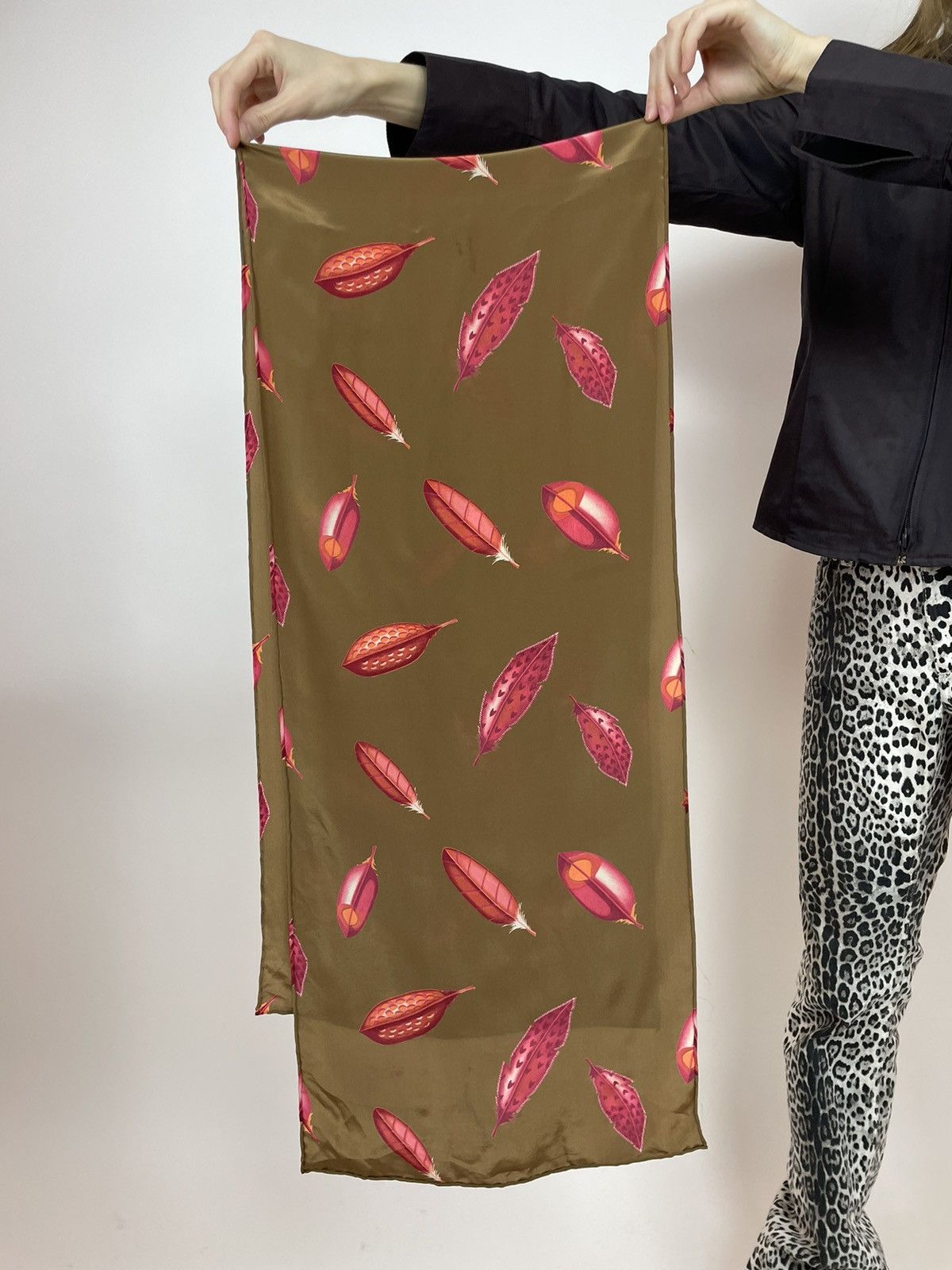 Vintage Charlotte Sparre Women's Silk Scarf Size ONE SIZE - 5 Thumbnail
