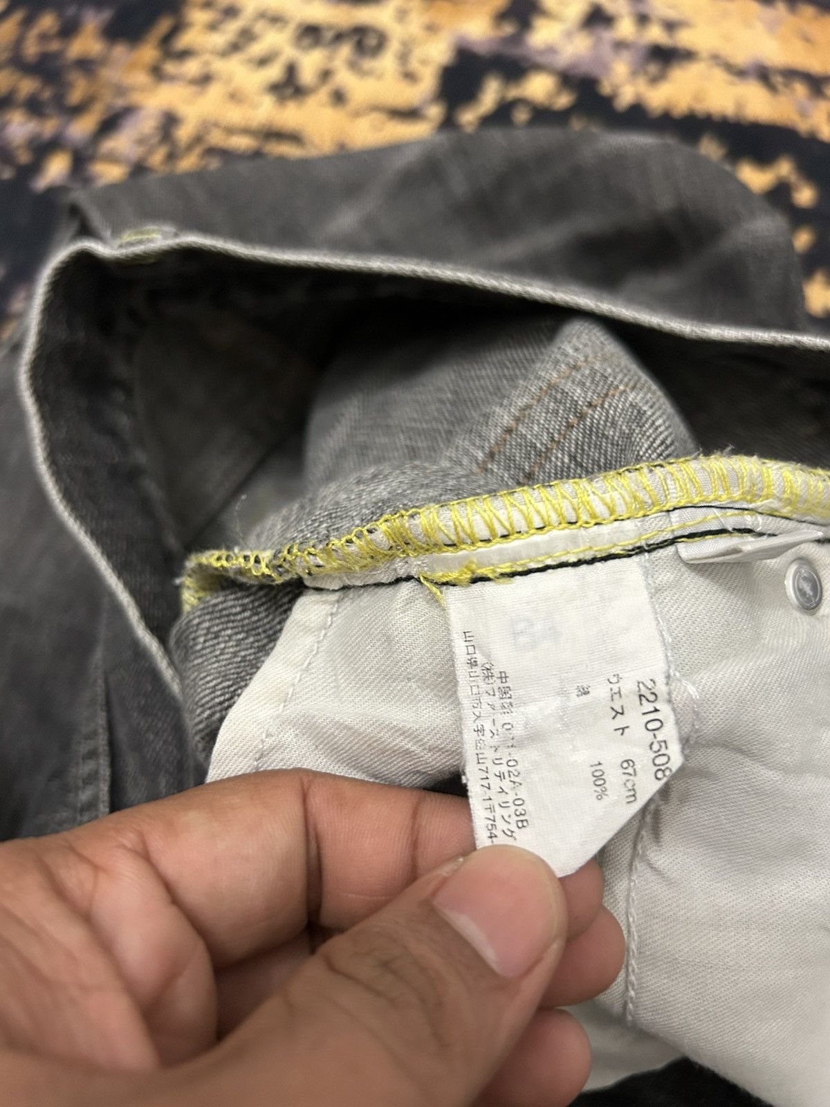Uniqlo Vintage Uniqlo Distressed Clawmark Jeans Size US 31 - 10 Thumbnail