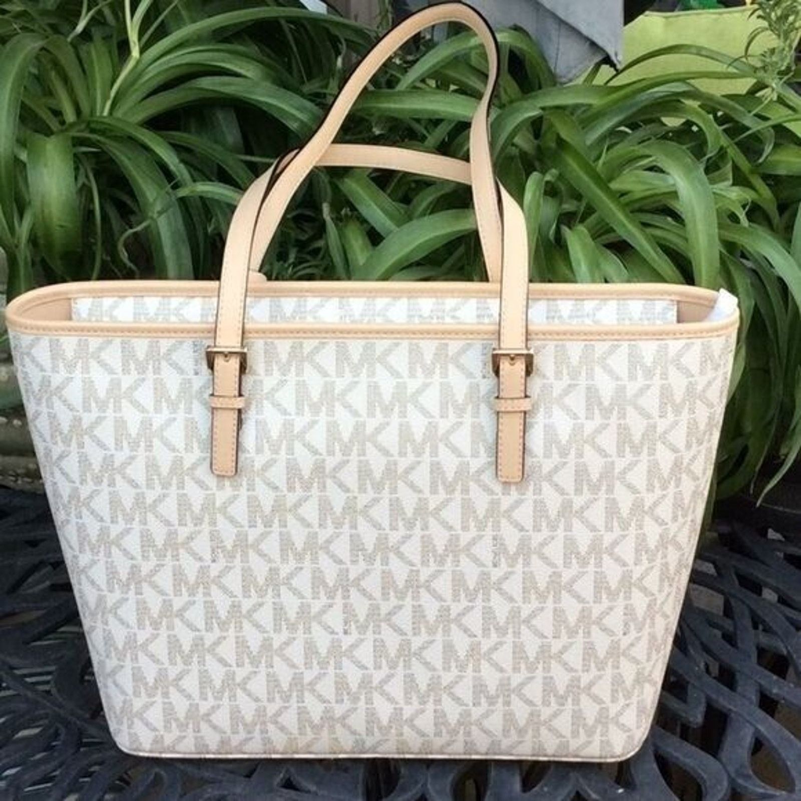 Michael Kors Michael Kors Signature Tote Size-16” x 10” x6". DROP 9" Size ONE SIZE - 4 Thumbnail