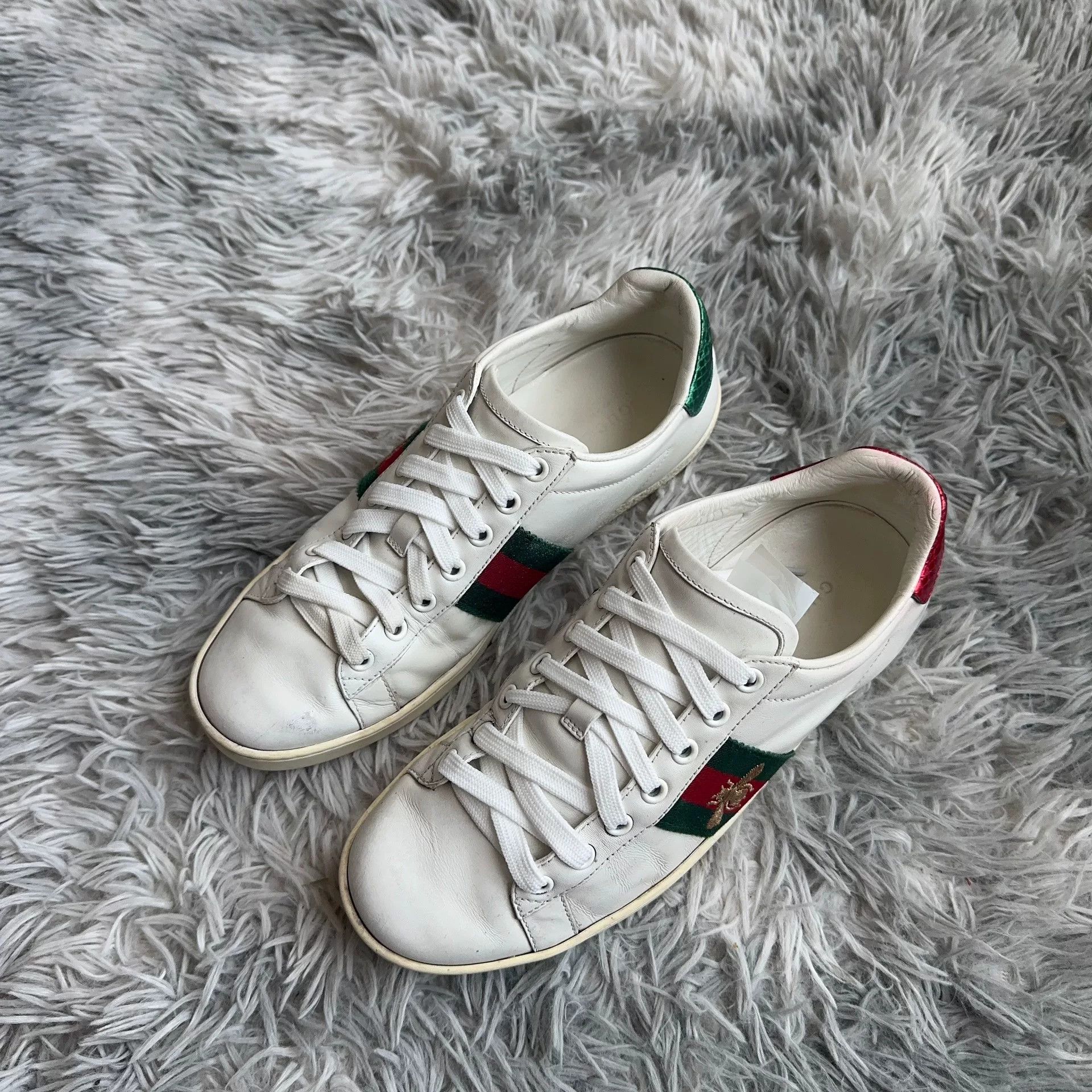 Gucci Gucci Lowtop Sneakers 38 Women Size US 7.5 / IT 37.5 - 1 Thumbnail