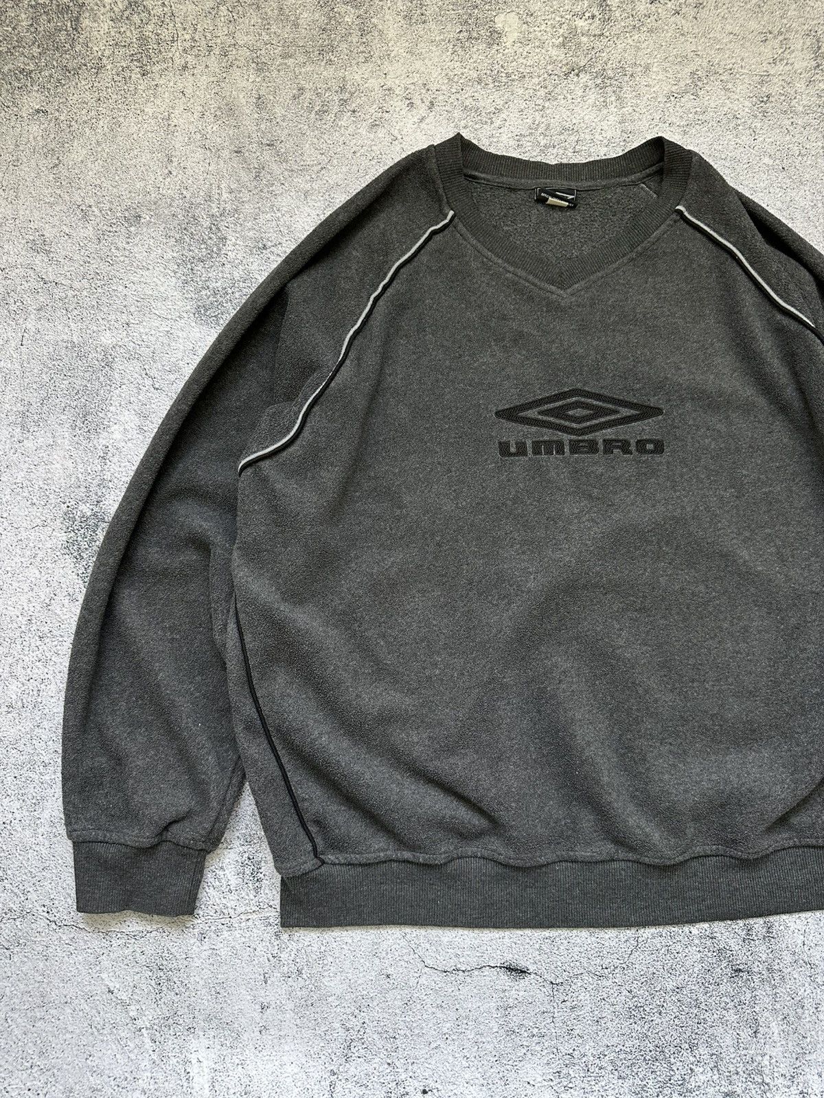 Umbro Vintage Umbro Sweatshirt Fleece Big Black Logo Y2K Size US XL / EU 56 / 4 - 2 Thumbnail